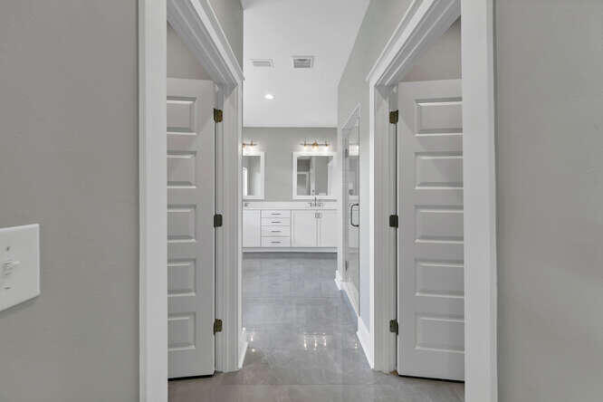 MAGNOLIA BEACH - Residential