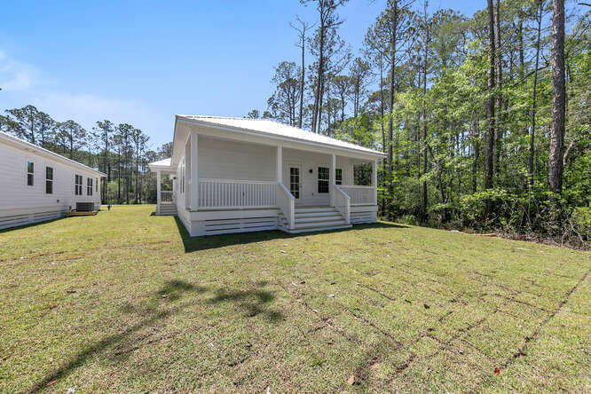 MAGNOLIA BEACH - Residential