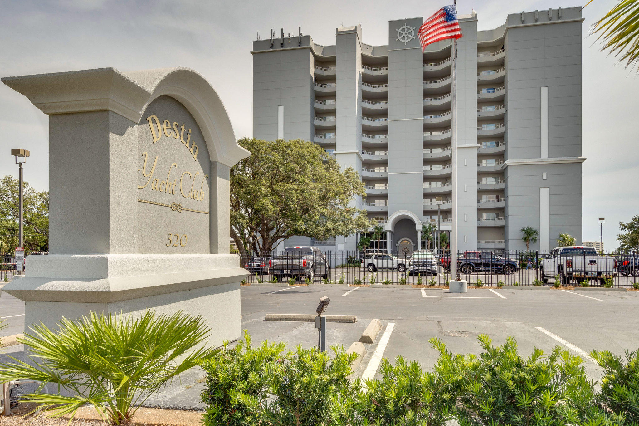DESTIN YACHT CLUB - Residential