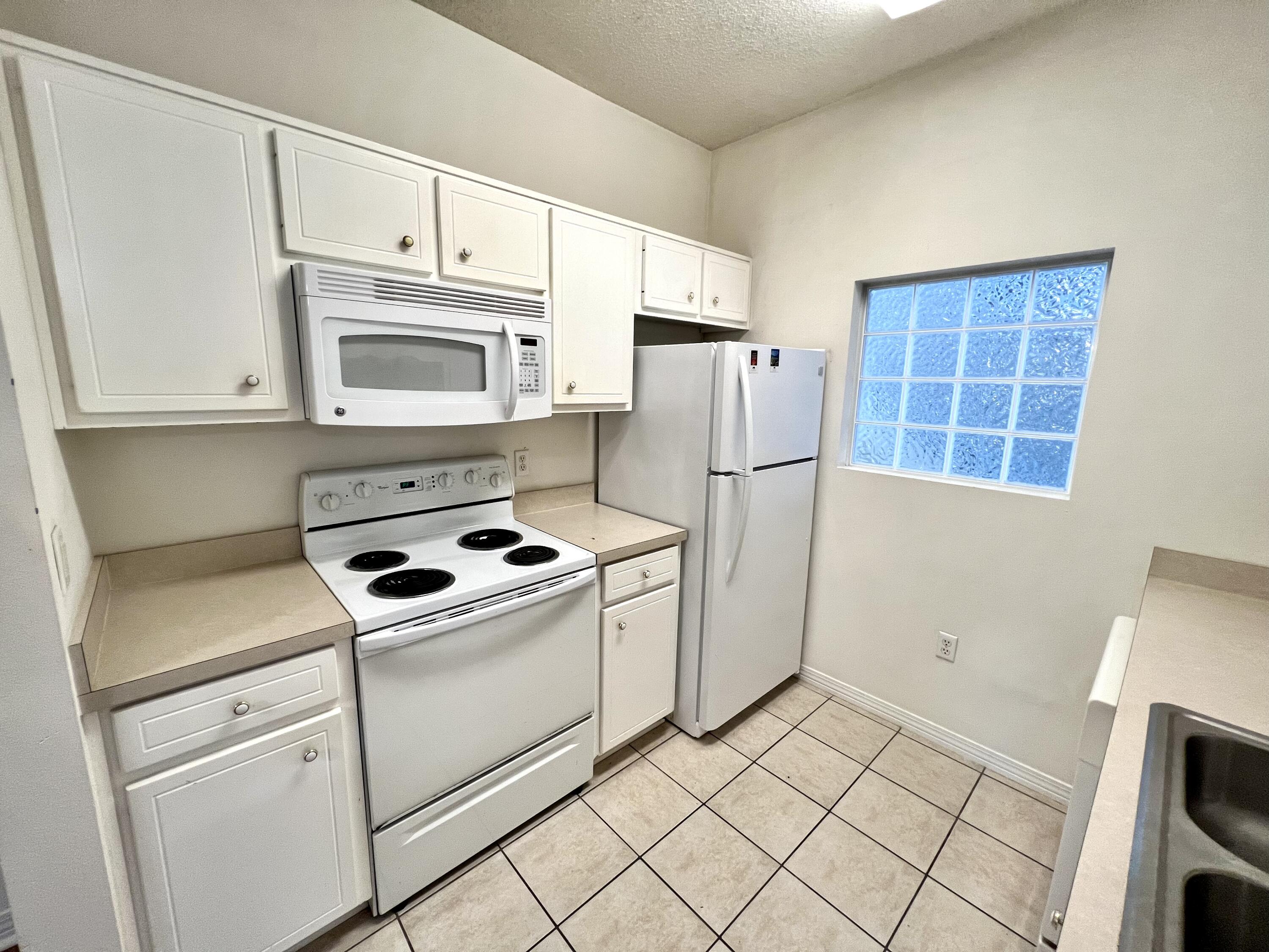 THE OAKS AT NICEVILLE PH I - Residential Lease