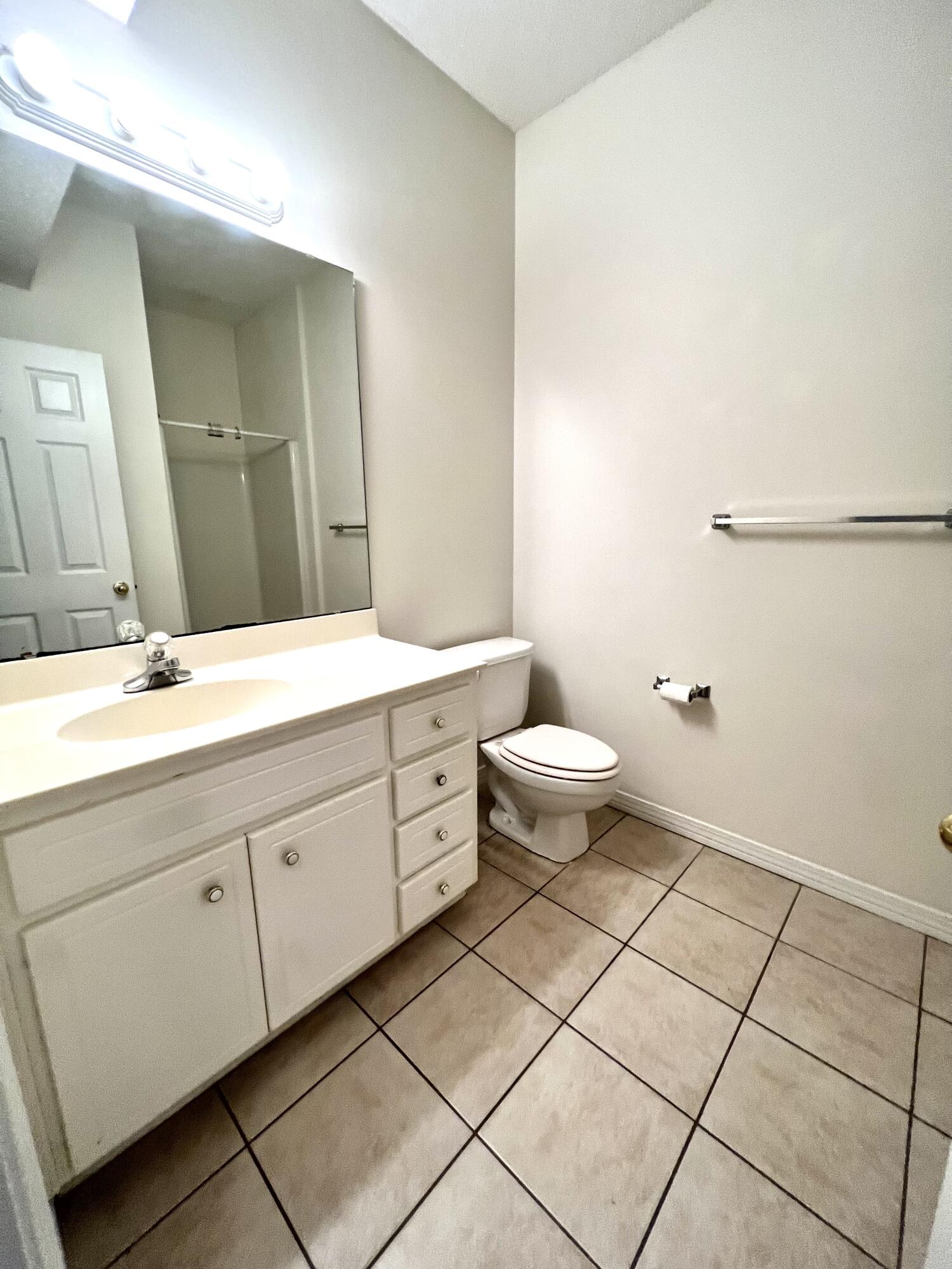 THE OAKS AT NICEVILLE PH I - Residential Lease