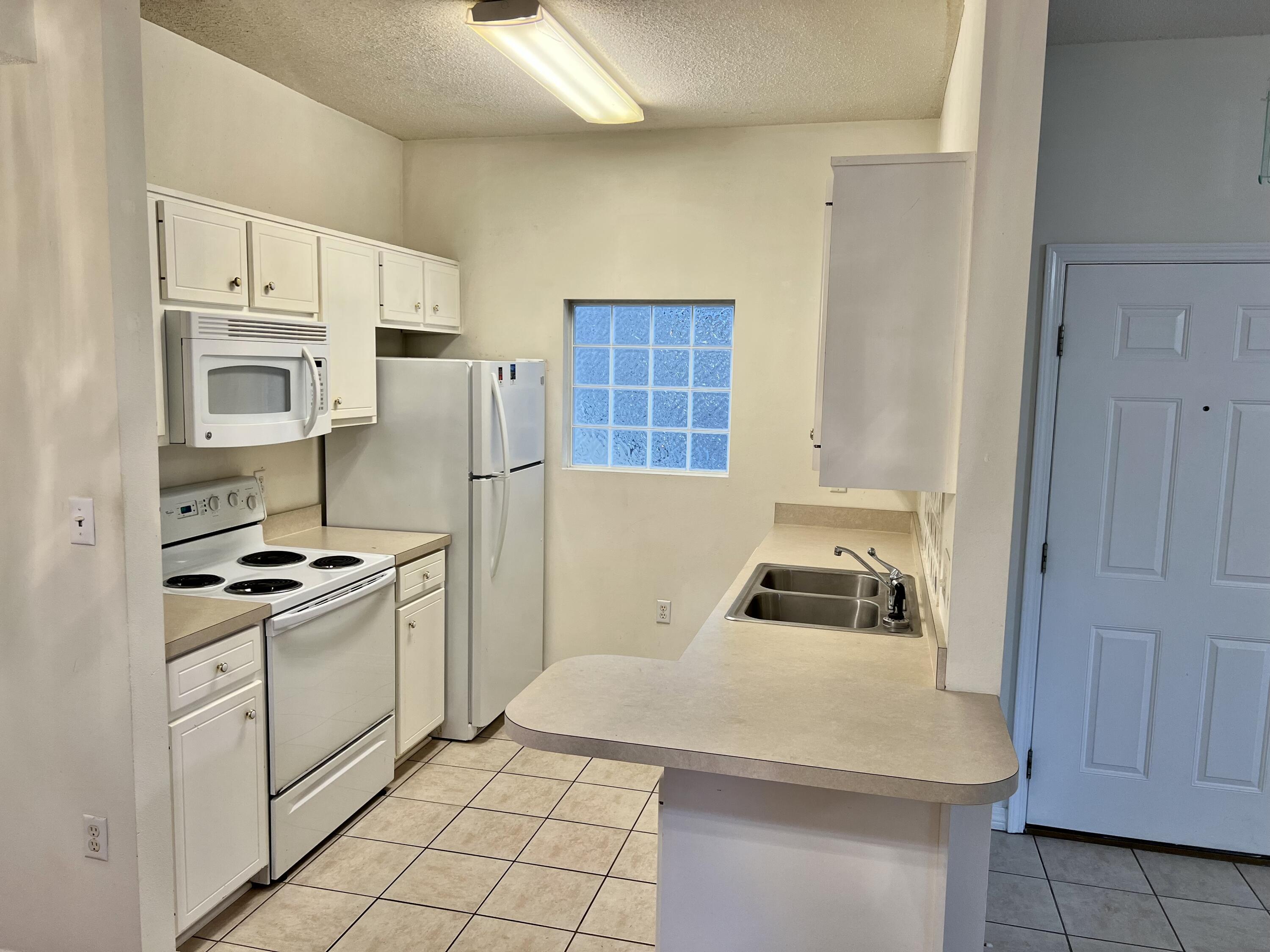 THE OAKS AT NICEVILLE PH I - Residential Lease