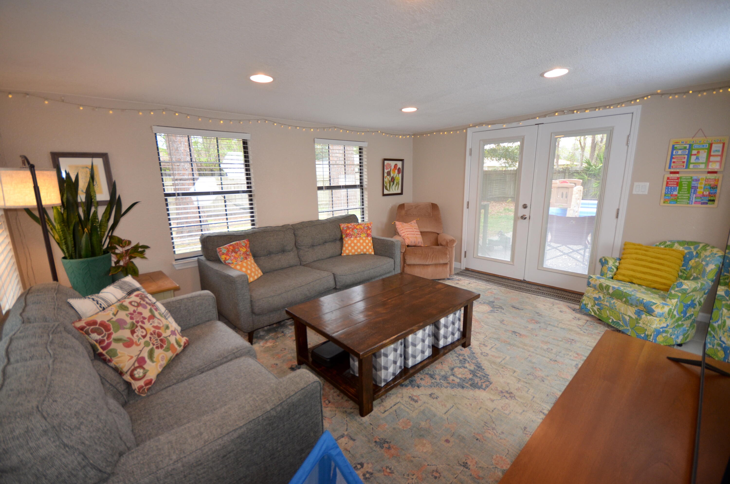 PINE MEADOWS - Residential