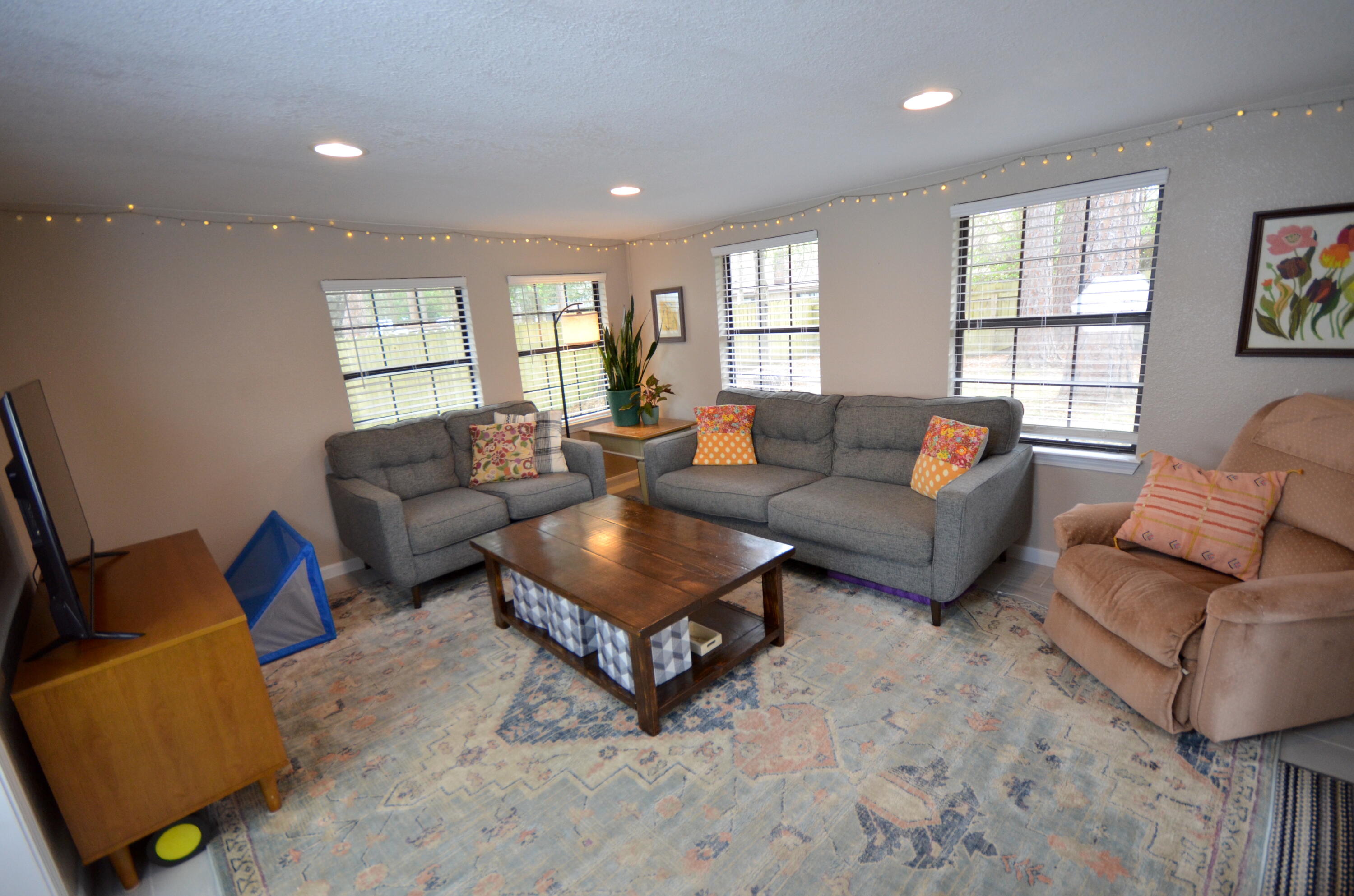 PINE MEADOWS - Residential