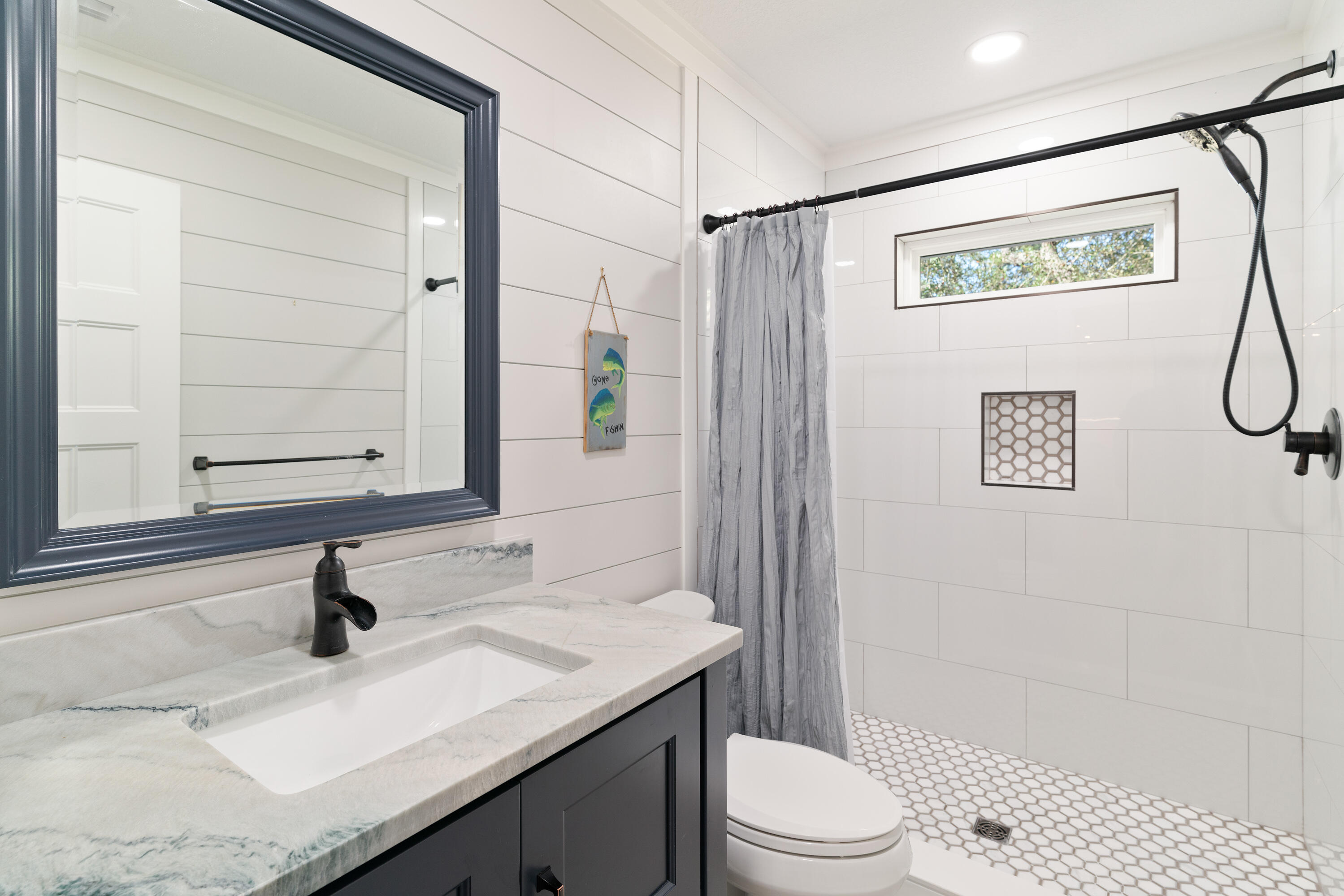 WOODLAND SHORES - Residential