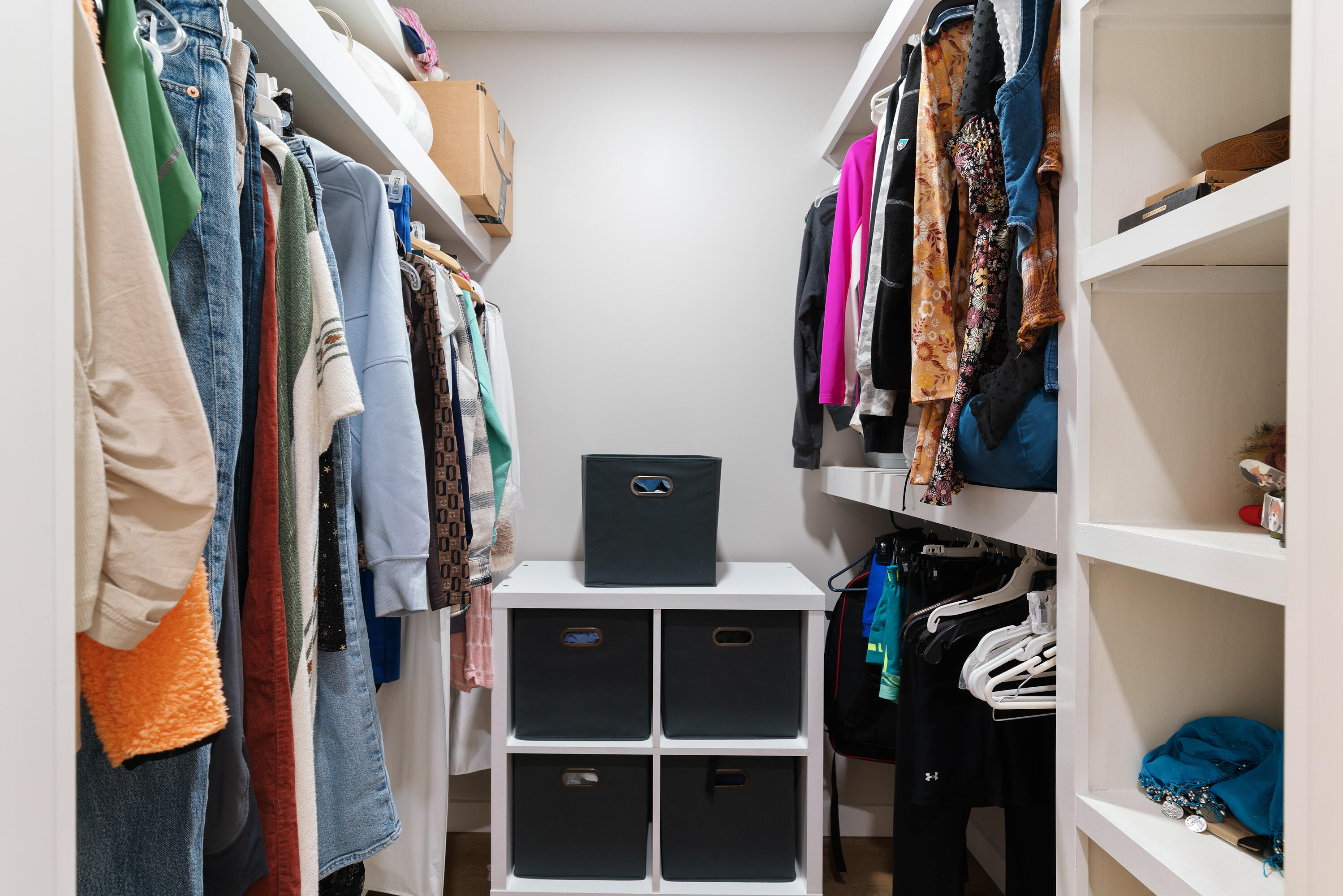 WOODLAND SHORES - Residential