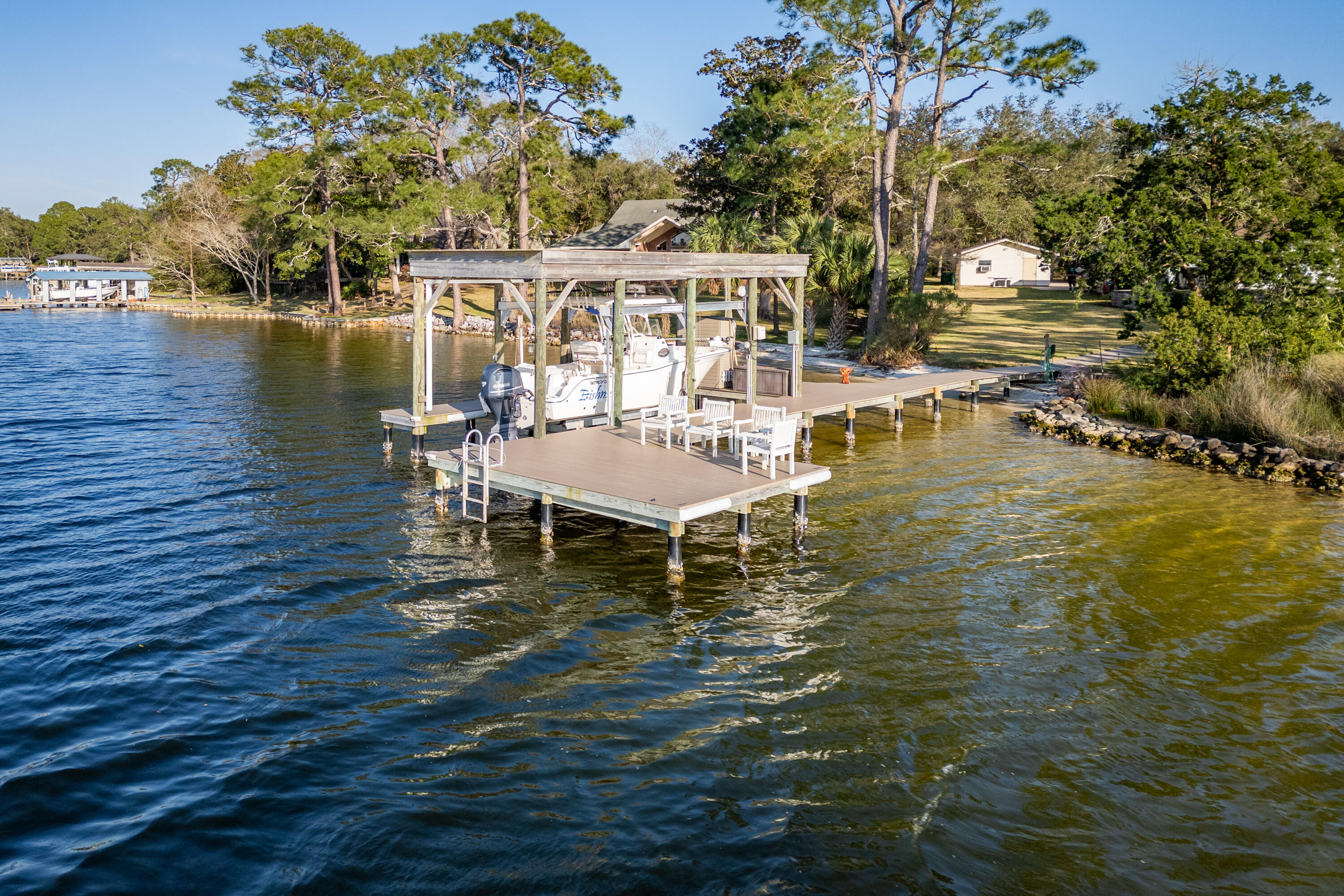 WOODLAND SHORES - Residential