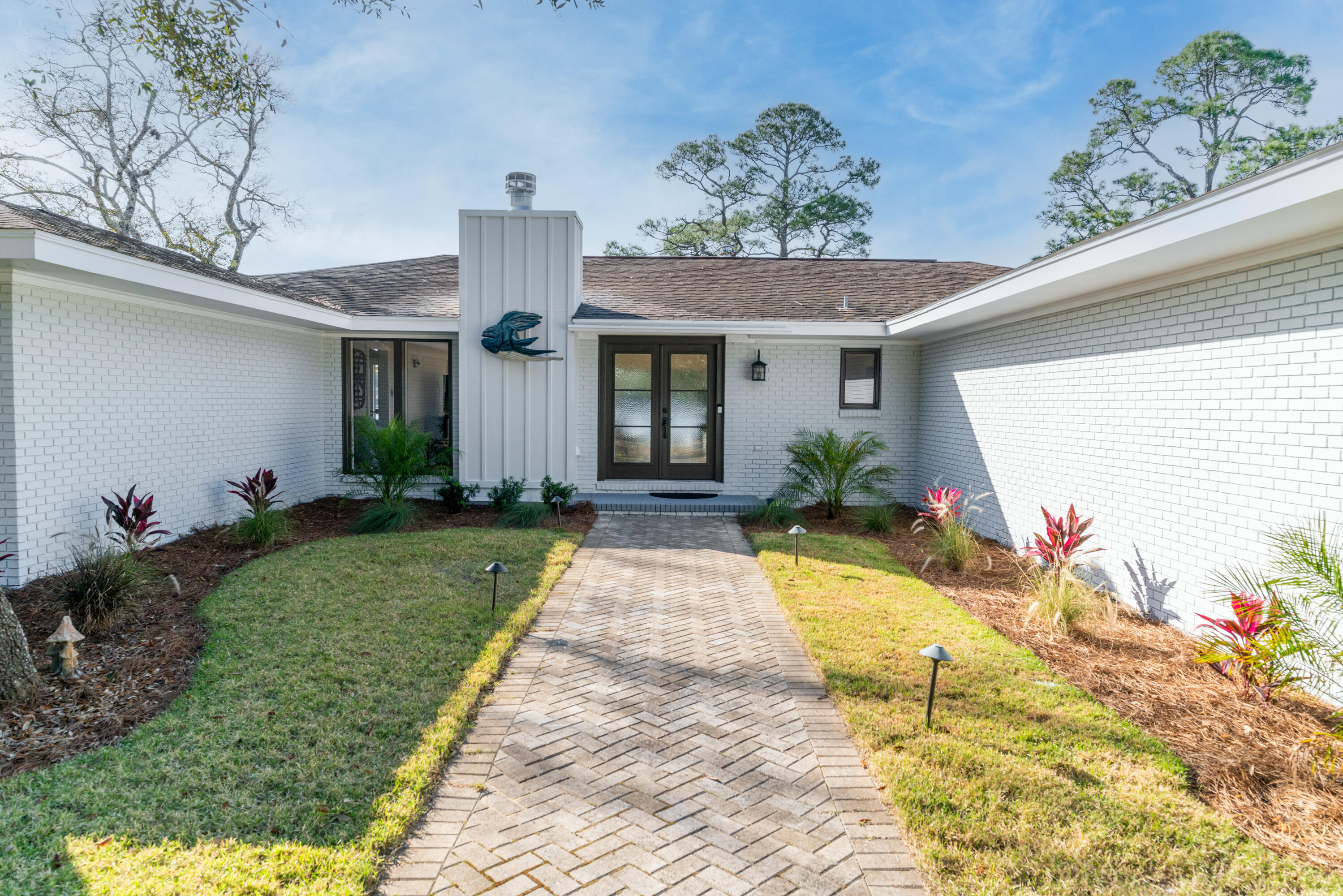 WOODLAND SHORES - Residential