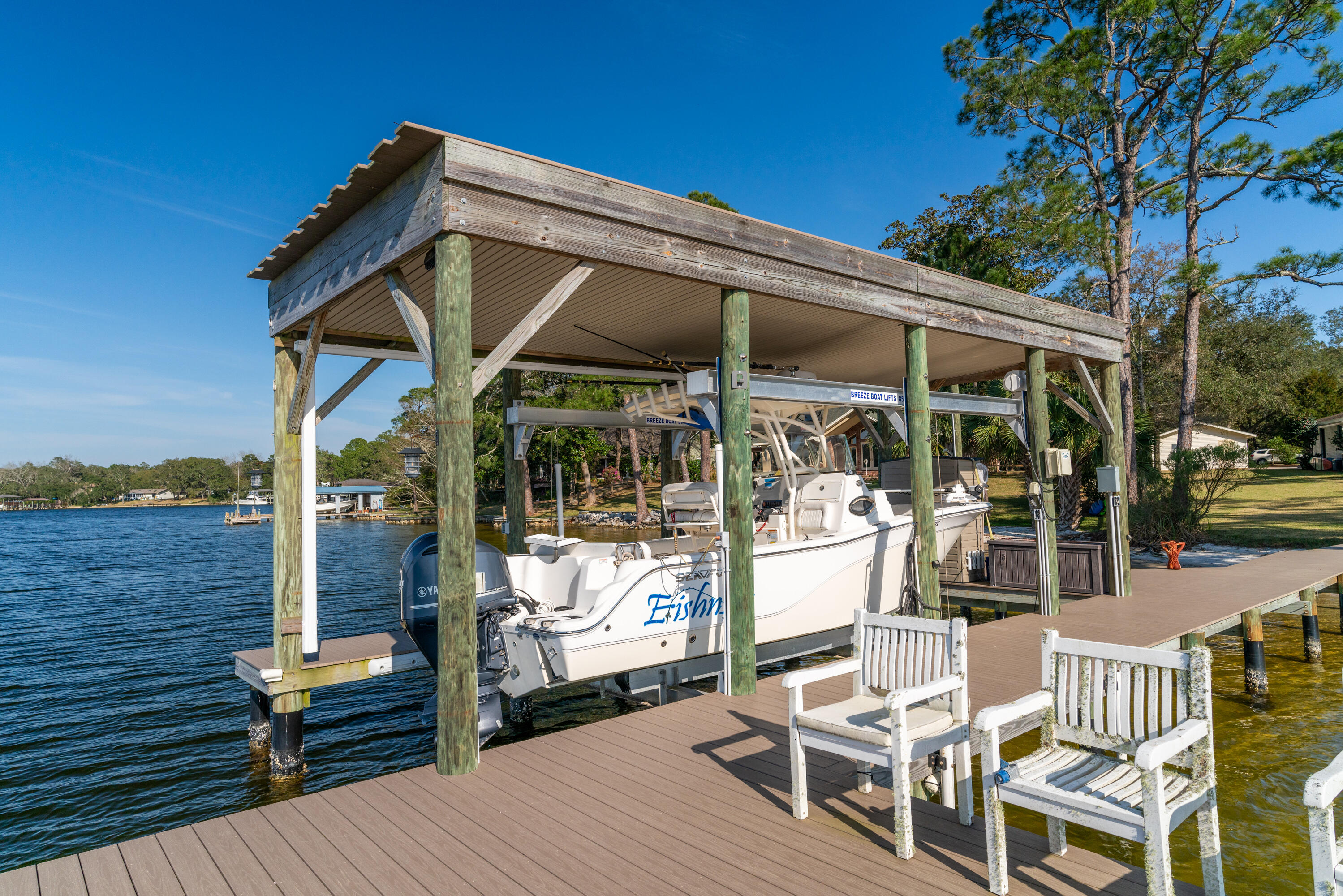 WOODLAND SHORES - Residential