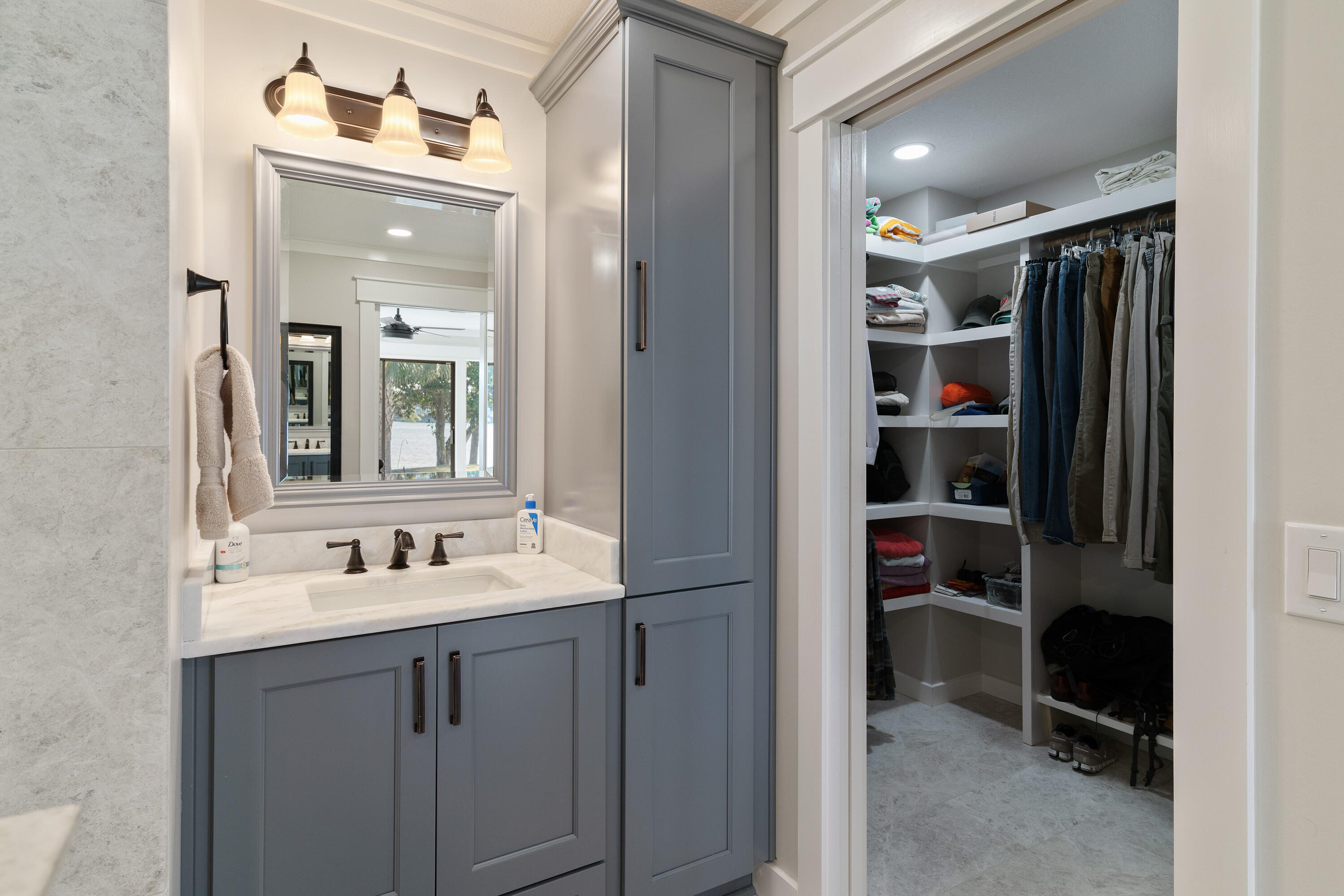 WOODLAND SHORES - Residential