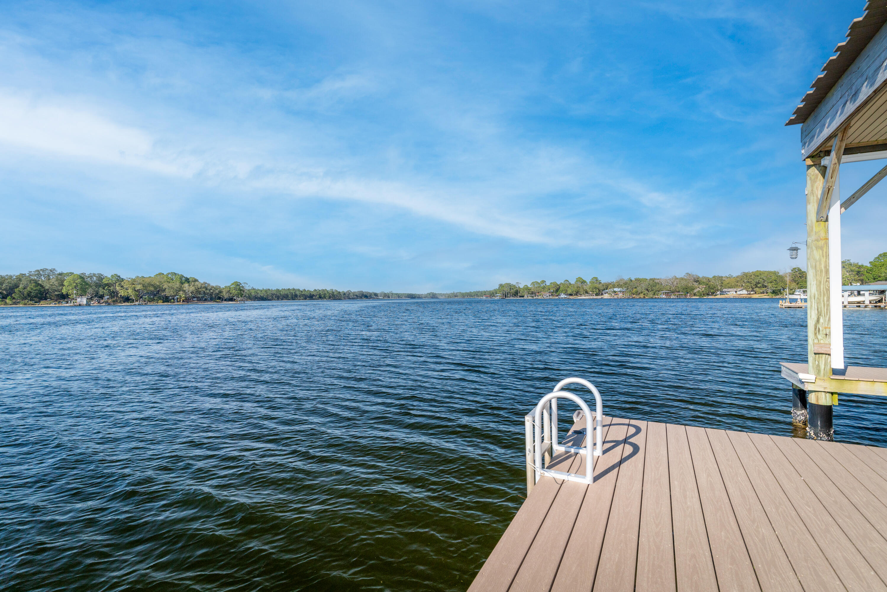 WOODLAND SHORES - Residential