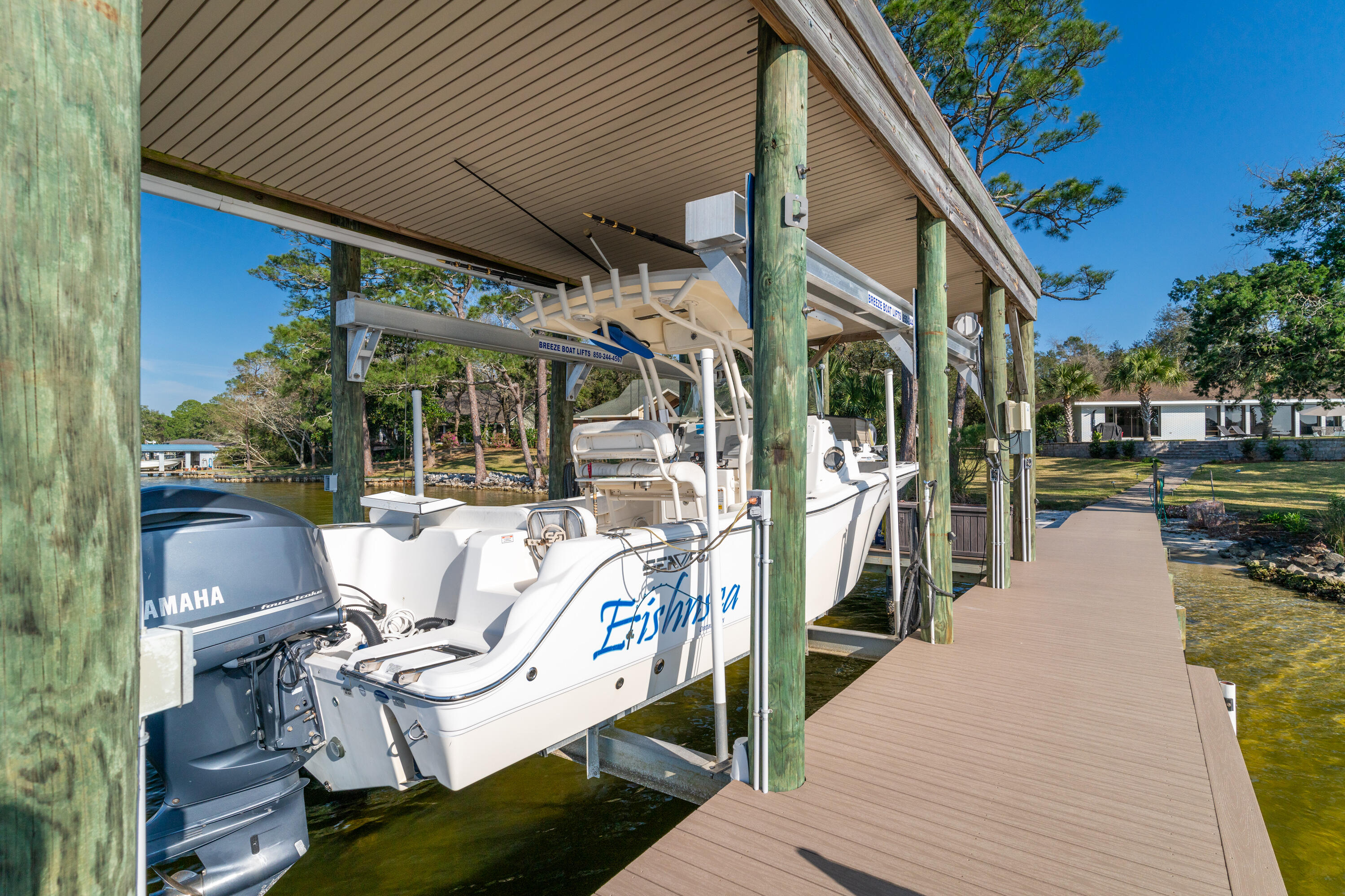 WOODLAND SHORES - Residential