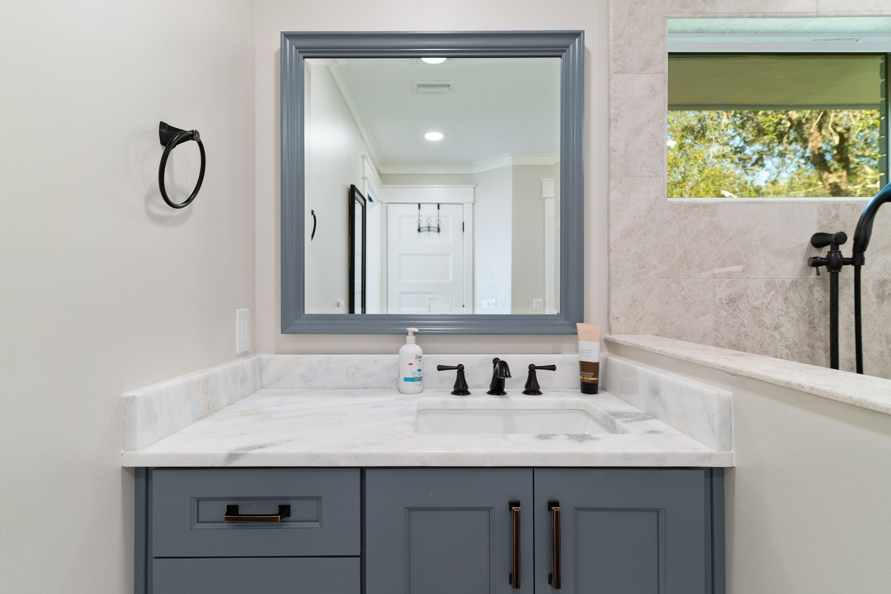 WOODLAND SHORES - Residential