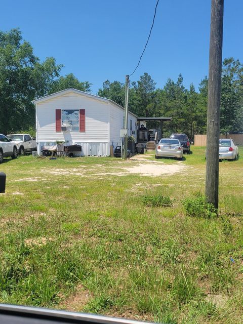 A home in DeFuniak Springs