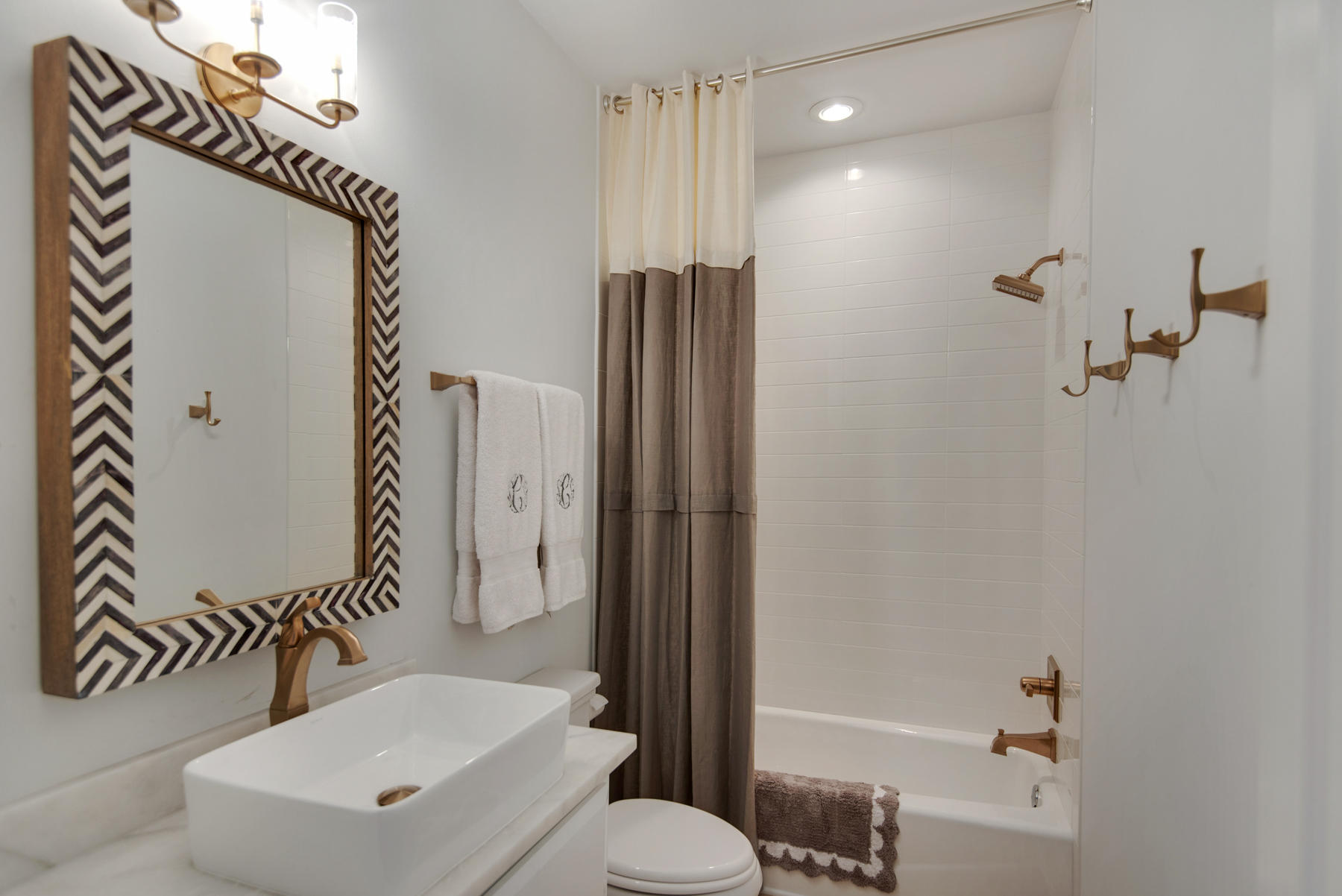 MAGNOLIA BEACH - Residential