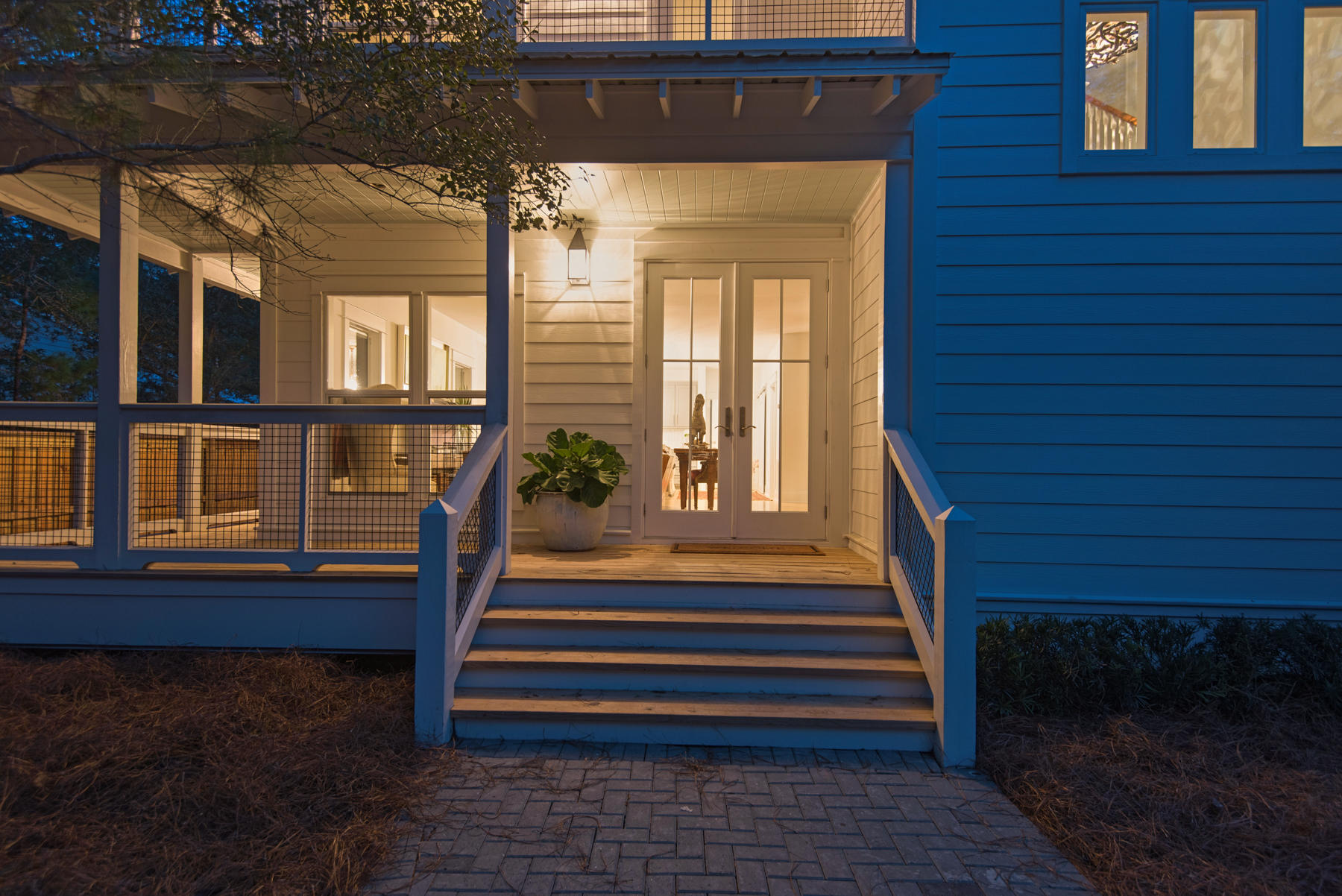 MAGNOLIA BEACH - Residential