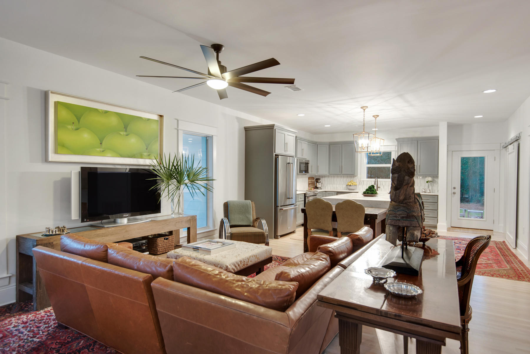 MAGNOLIA BEACH - Residential