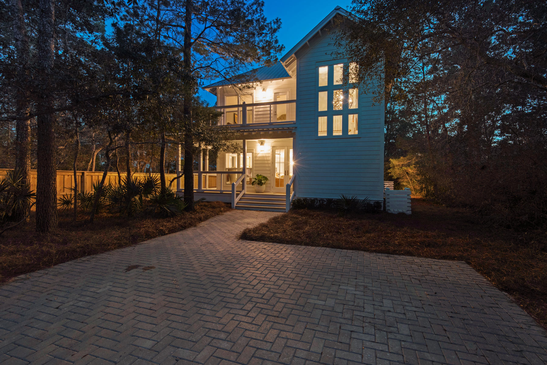 MAGNOLIA BEACH - Residential