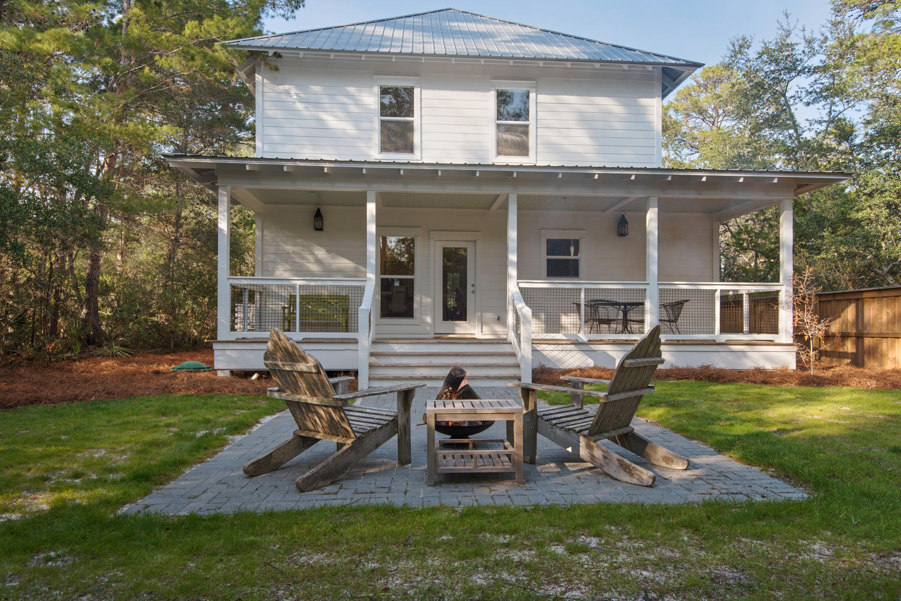 MAGNOLIA BEACH - Residential