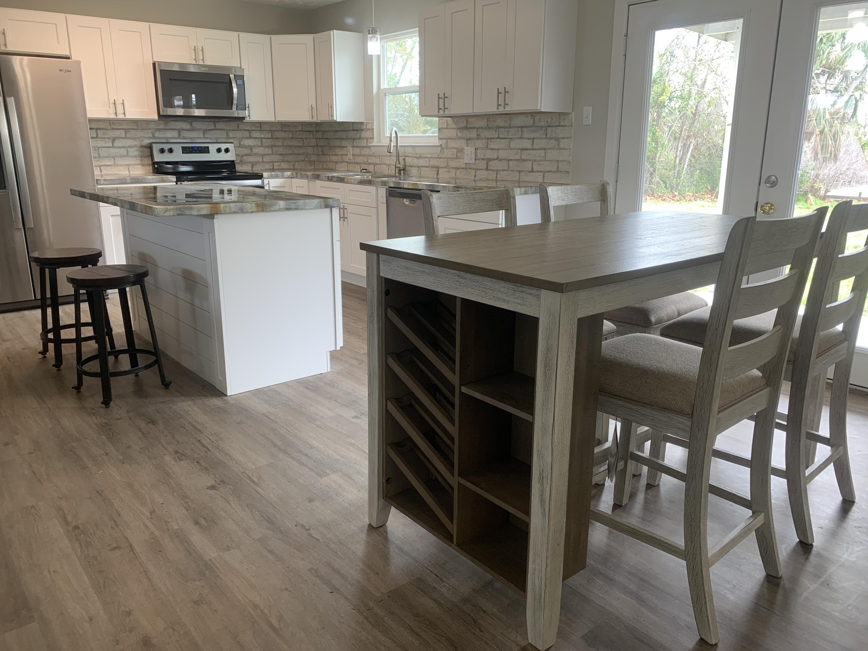 TOWN AND COUNTRY ESTATES - Residential