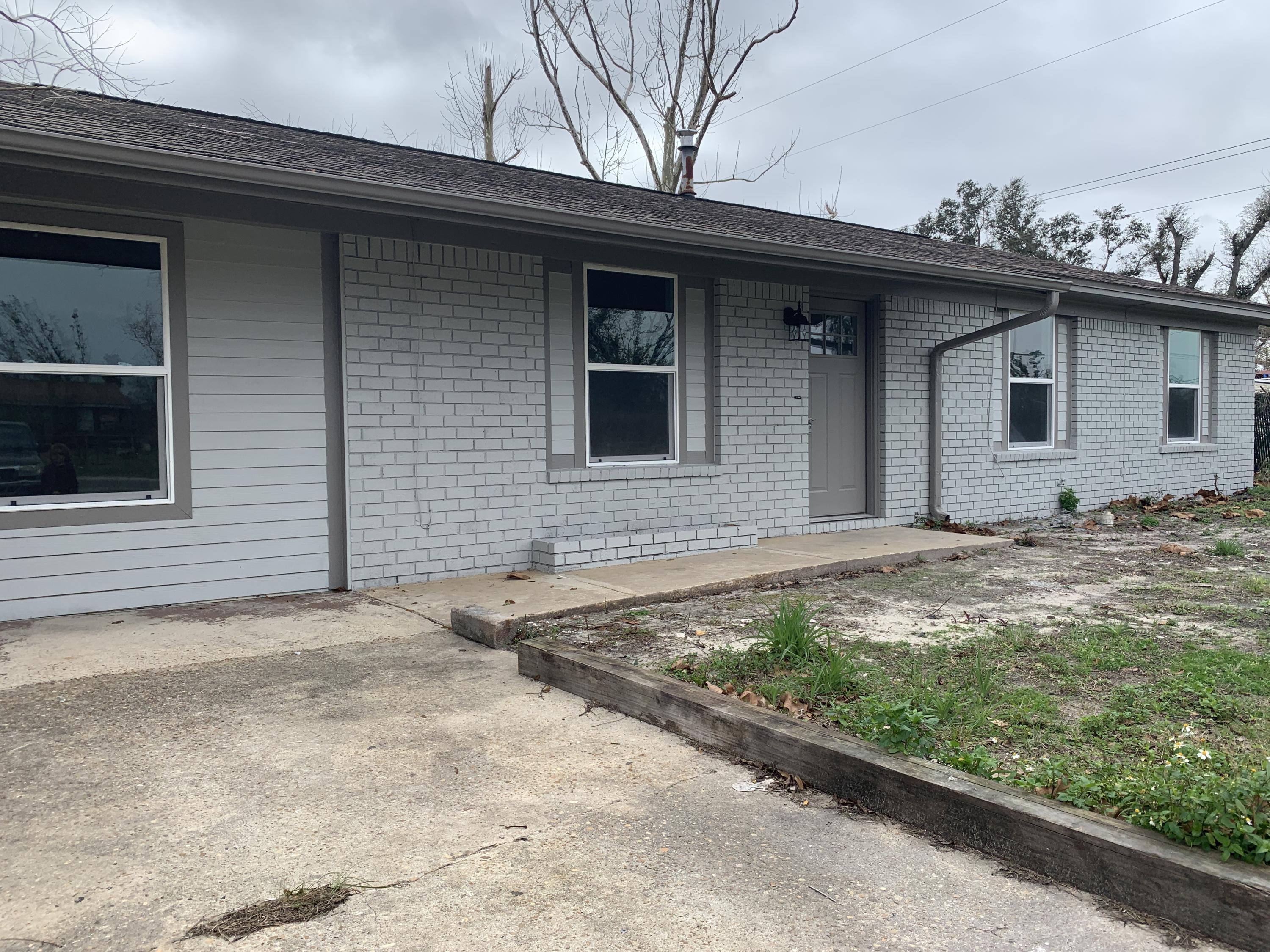 TOWN AND COUNTRY ESTATES - Residential