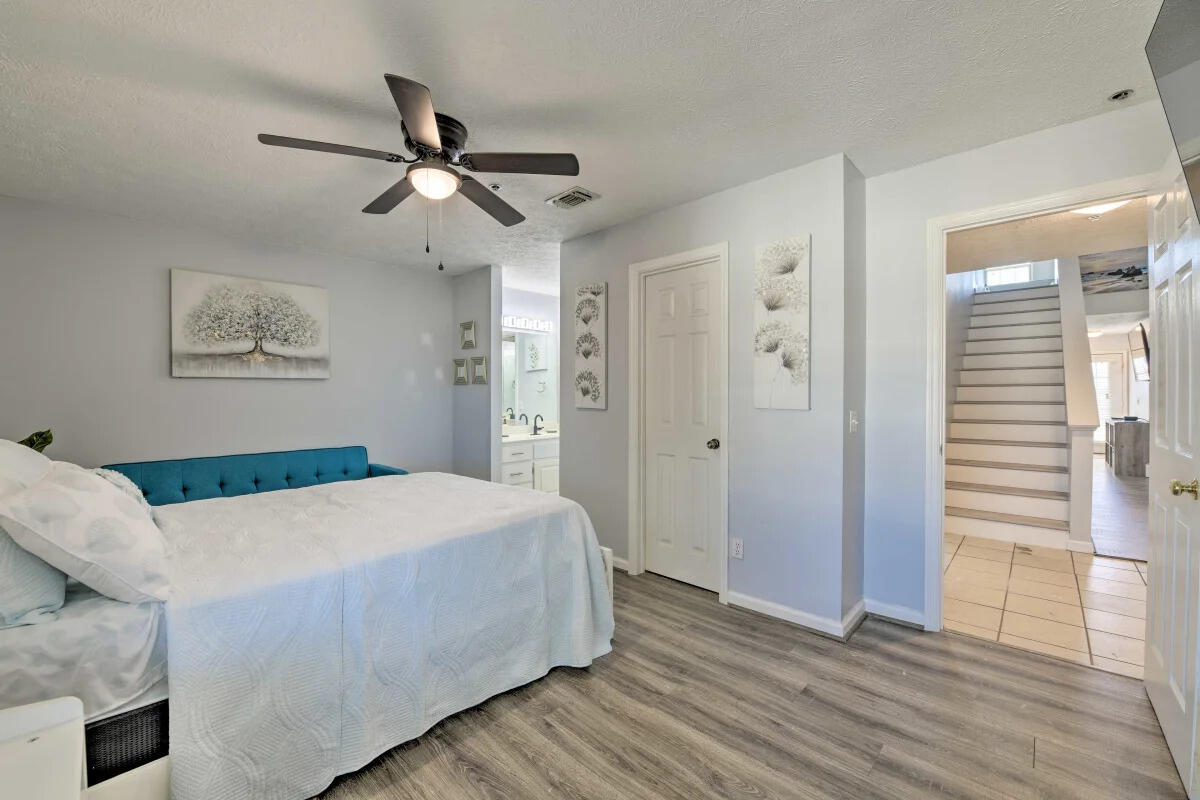 HORIZON SOUTH 19 CONDO - Residential