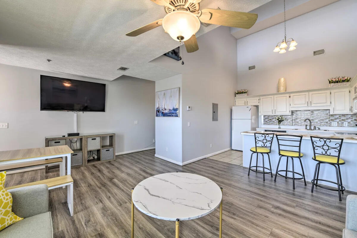 HORIZON SOUTH 19 CONDO - Residential