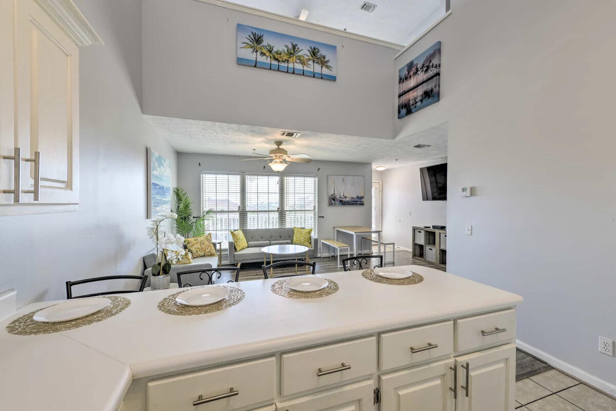 HORIZON SOUTH 19 CONDO - Residential