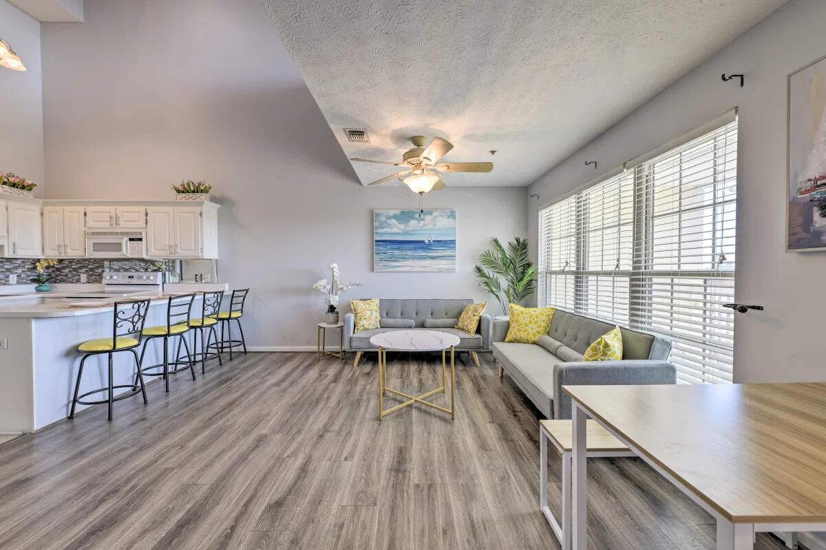 HORIZON SOUTH 19 CONDO - Residential