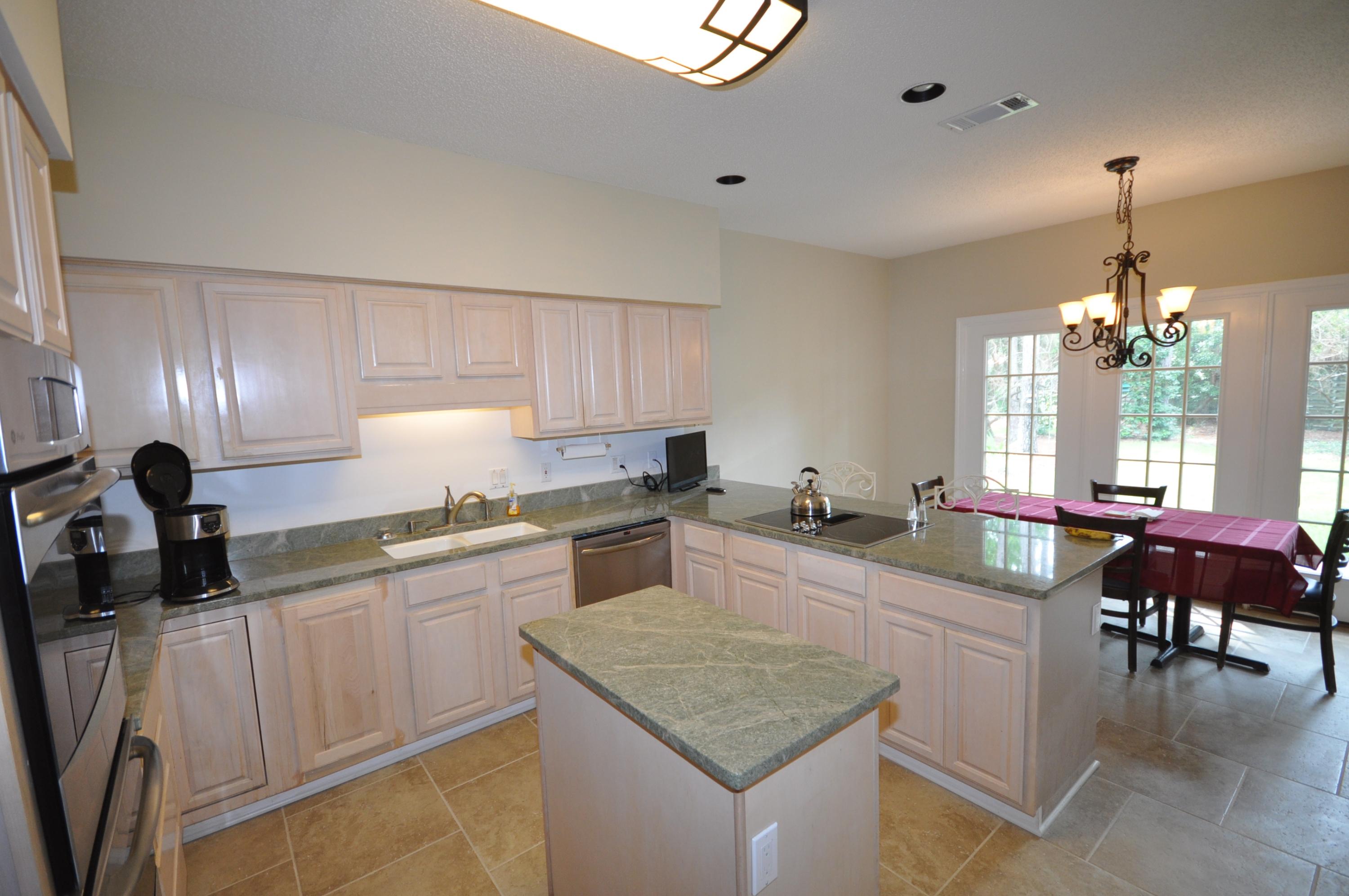 BAYTOWNE AVE EAST - Residential Lease