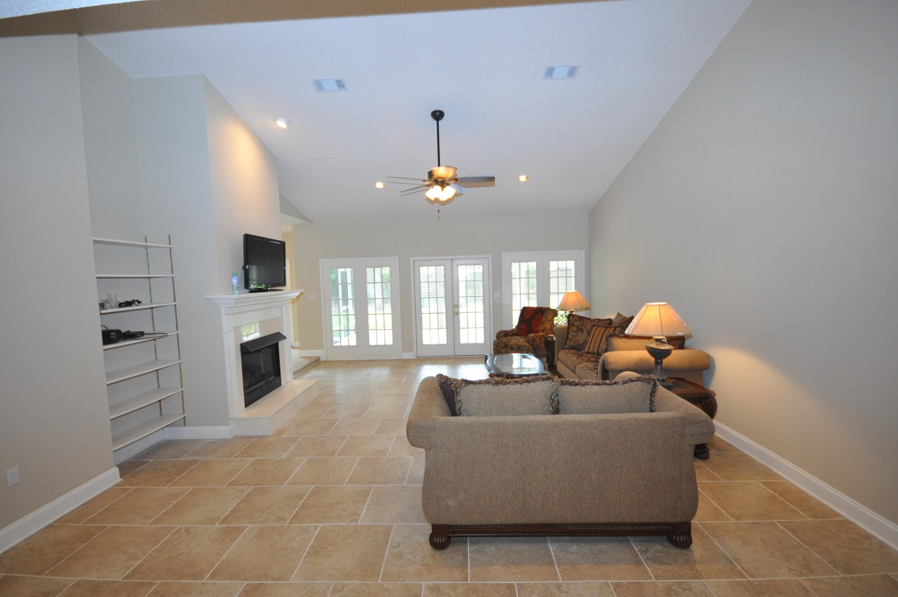 BAYTOWNE AVE EAST - Residential Lease