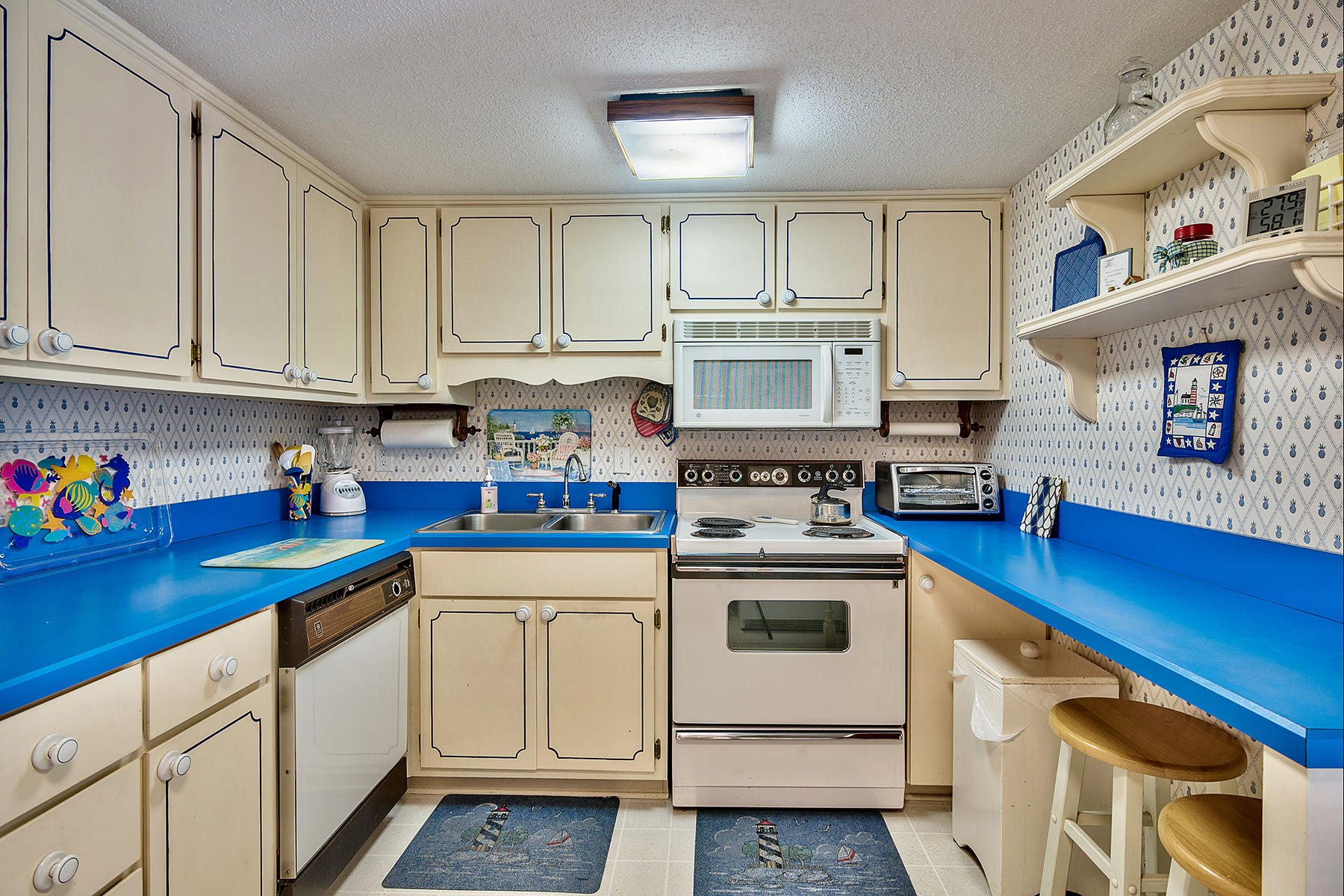 BAYOU VILLAGE CONDO PH 1 - Residential