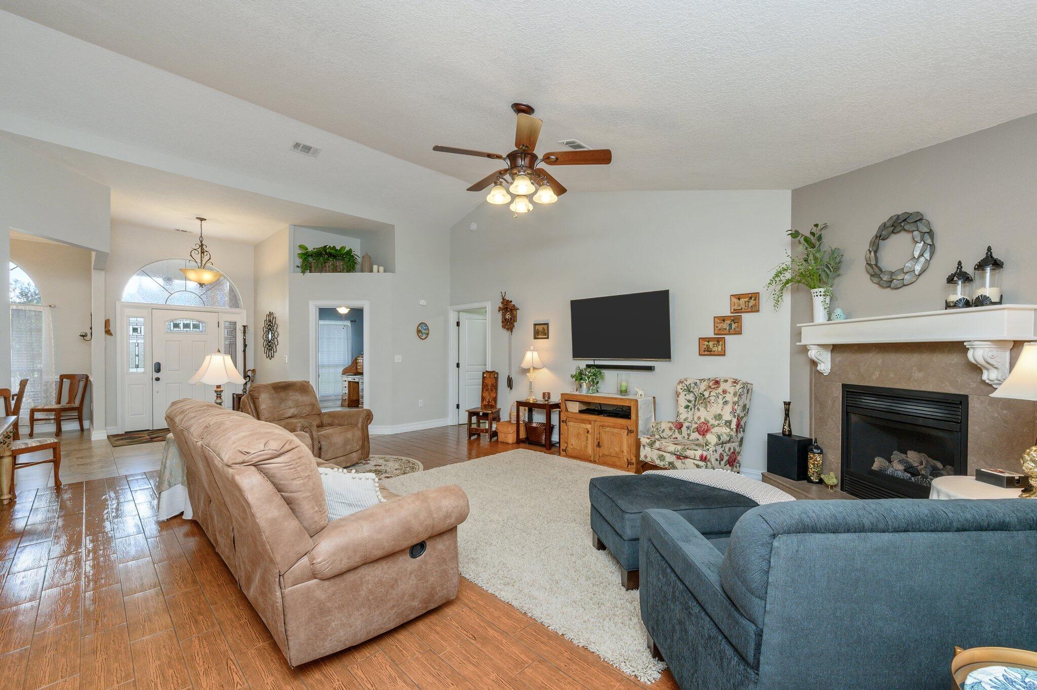 HERITAGE HILLS UNIT 1 - Residential