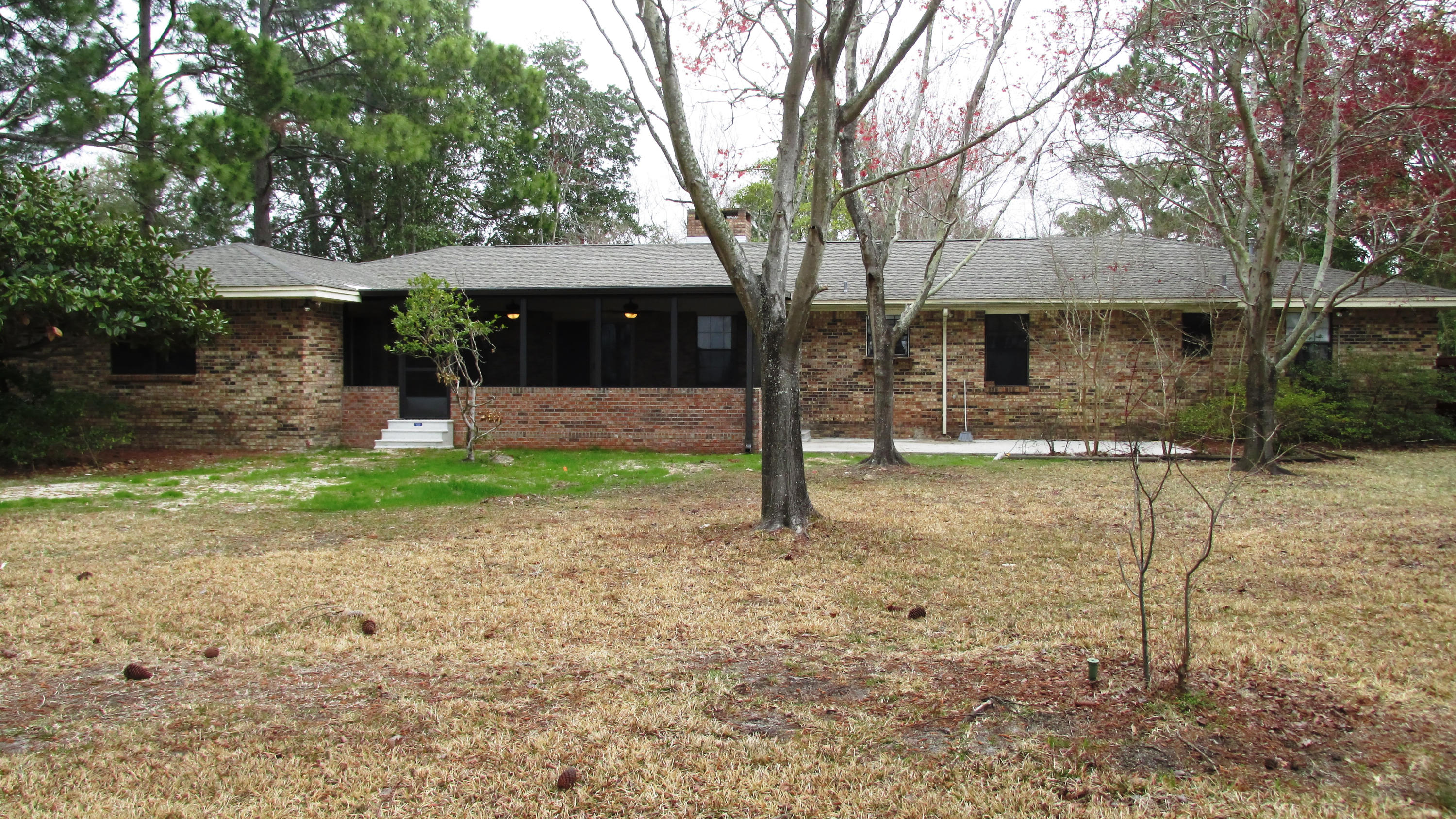 RAINTREE ESTATES - Residential Lease