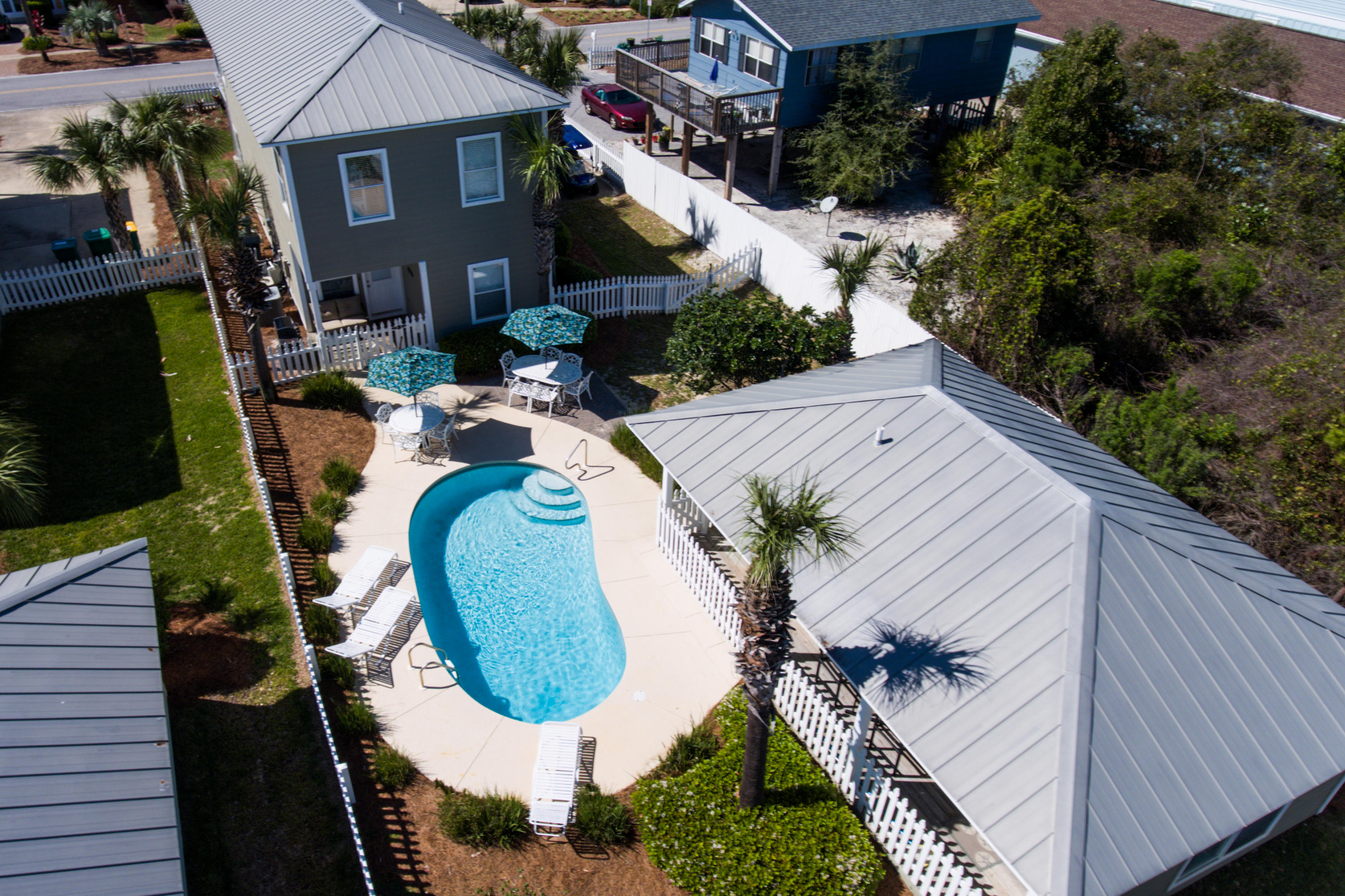 CRYSTAL BEACH - Residential