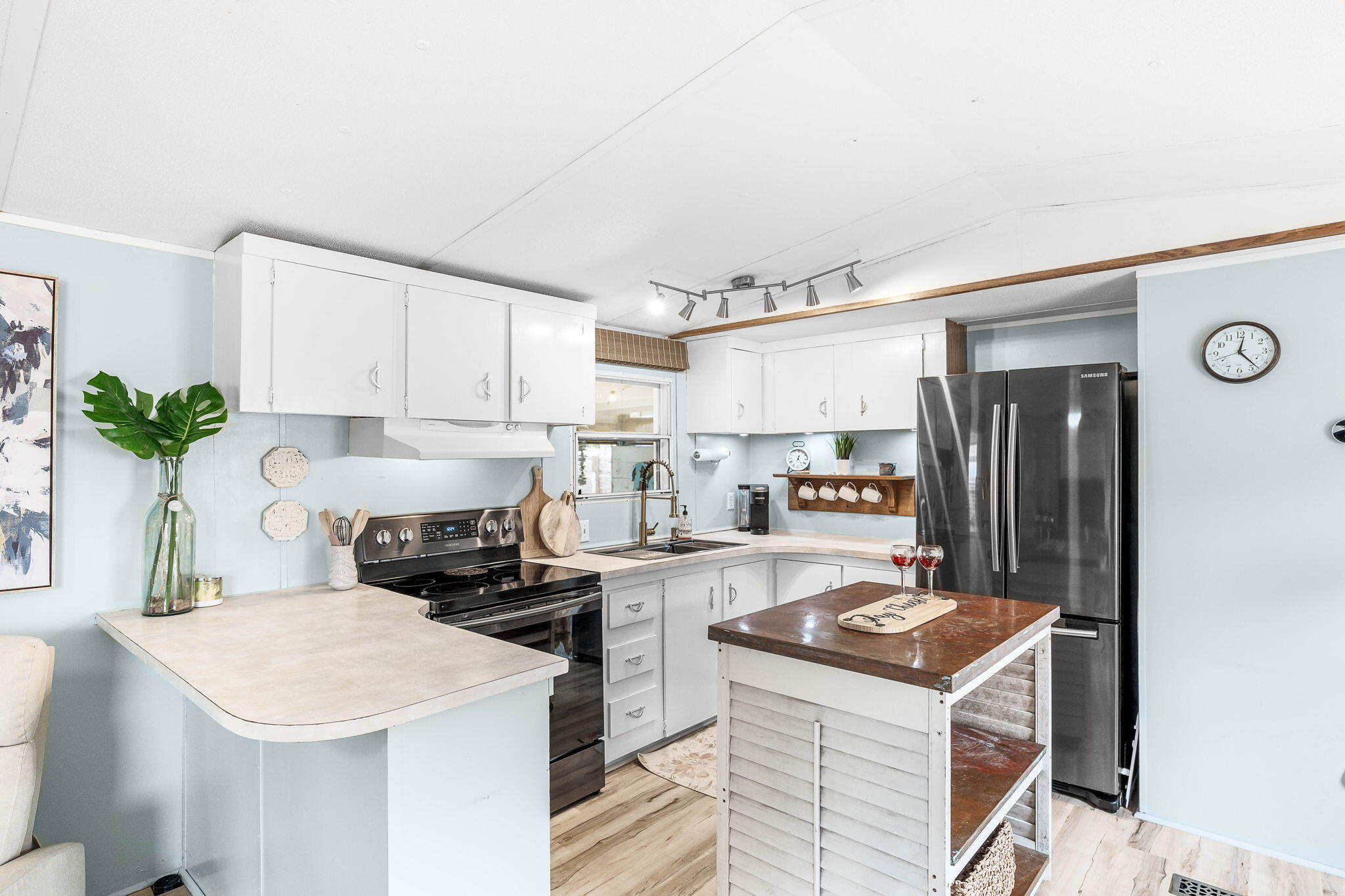 LAGUNA BEACH 6TH ADDN - Residential