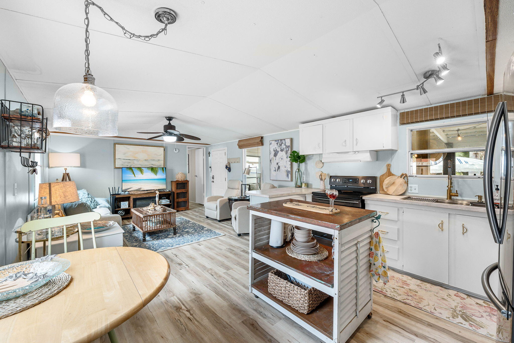 LAGUNA BEACH 6TH ADDN - Residential