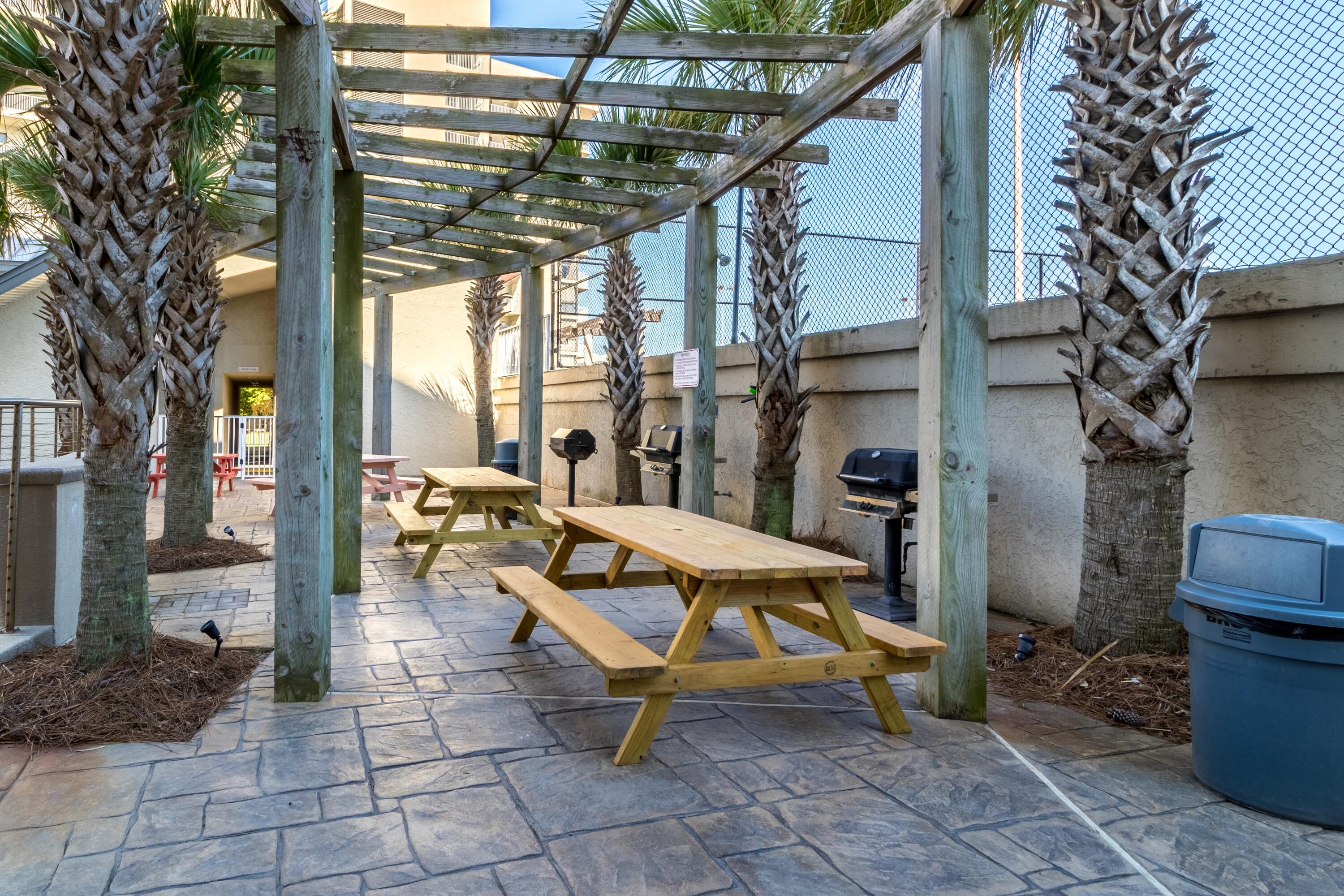 MAINSAIL CONDO PH 1 - Residential