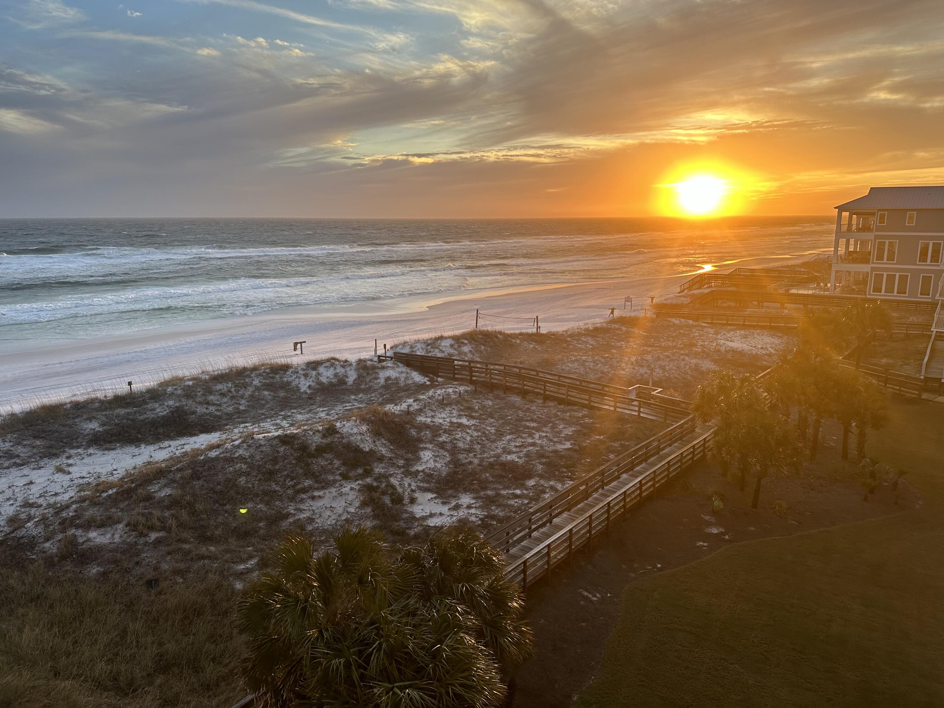 MAINSAIL CONDO PH 1 - Residential