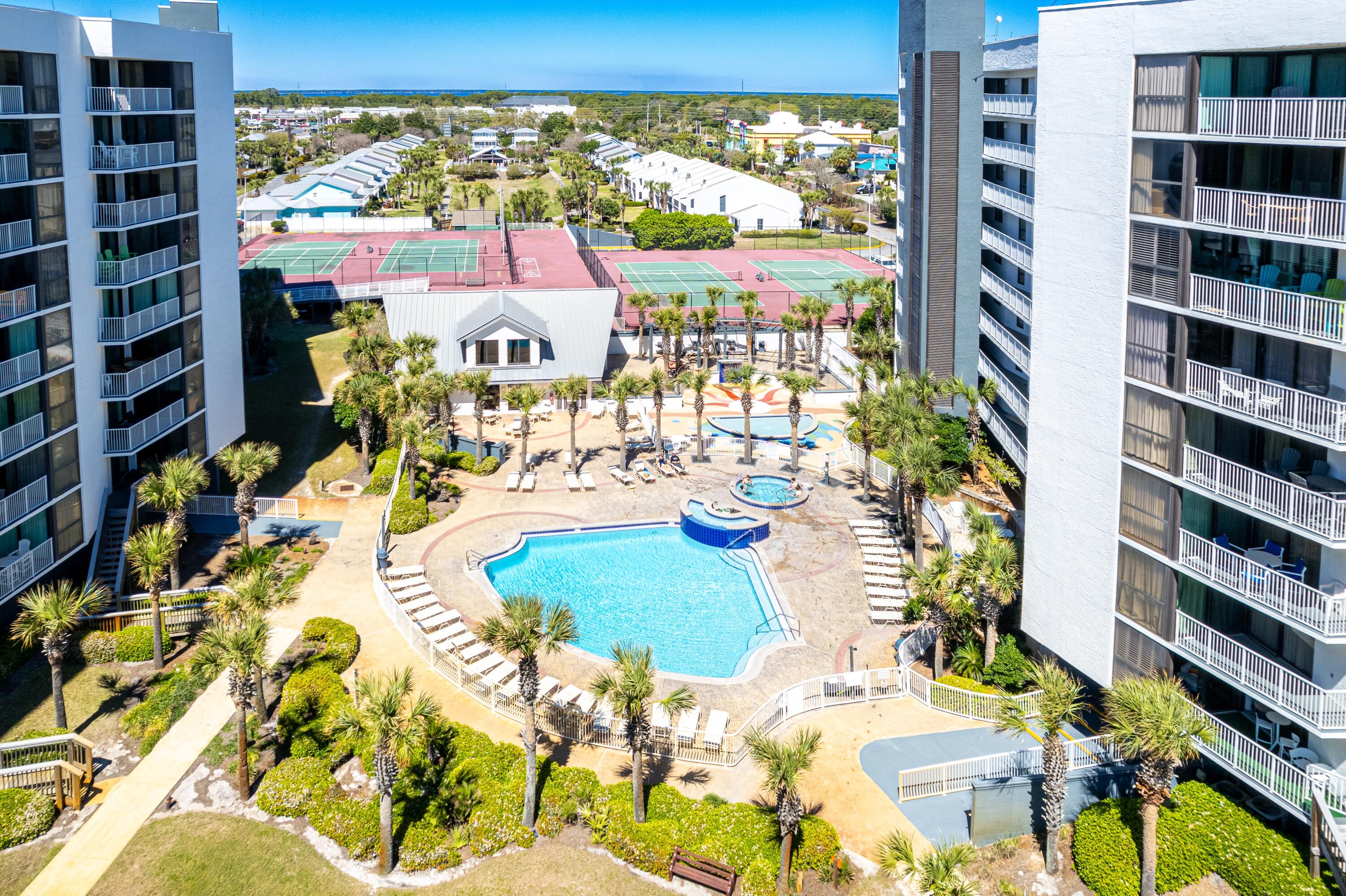 MAINSAIL CONDO PH 1 - Residential