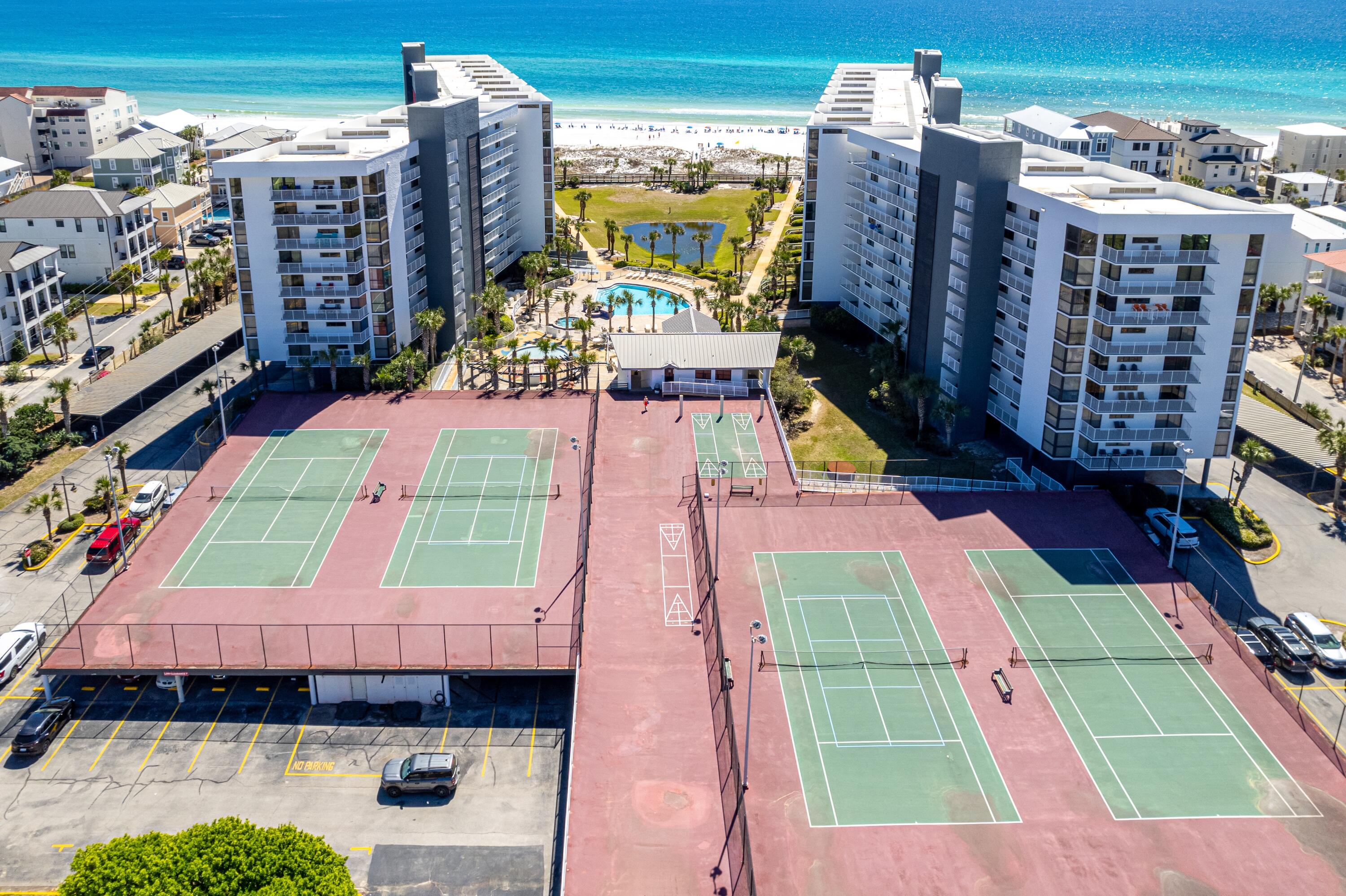 MAINSAIL CONDO PH 1 - Residential