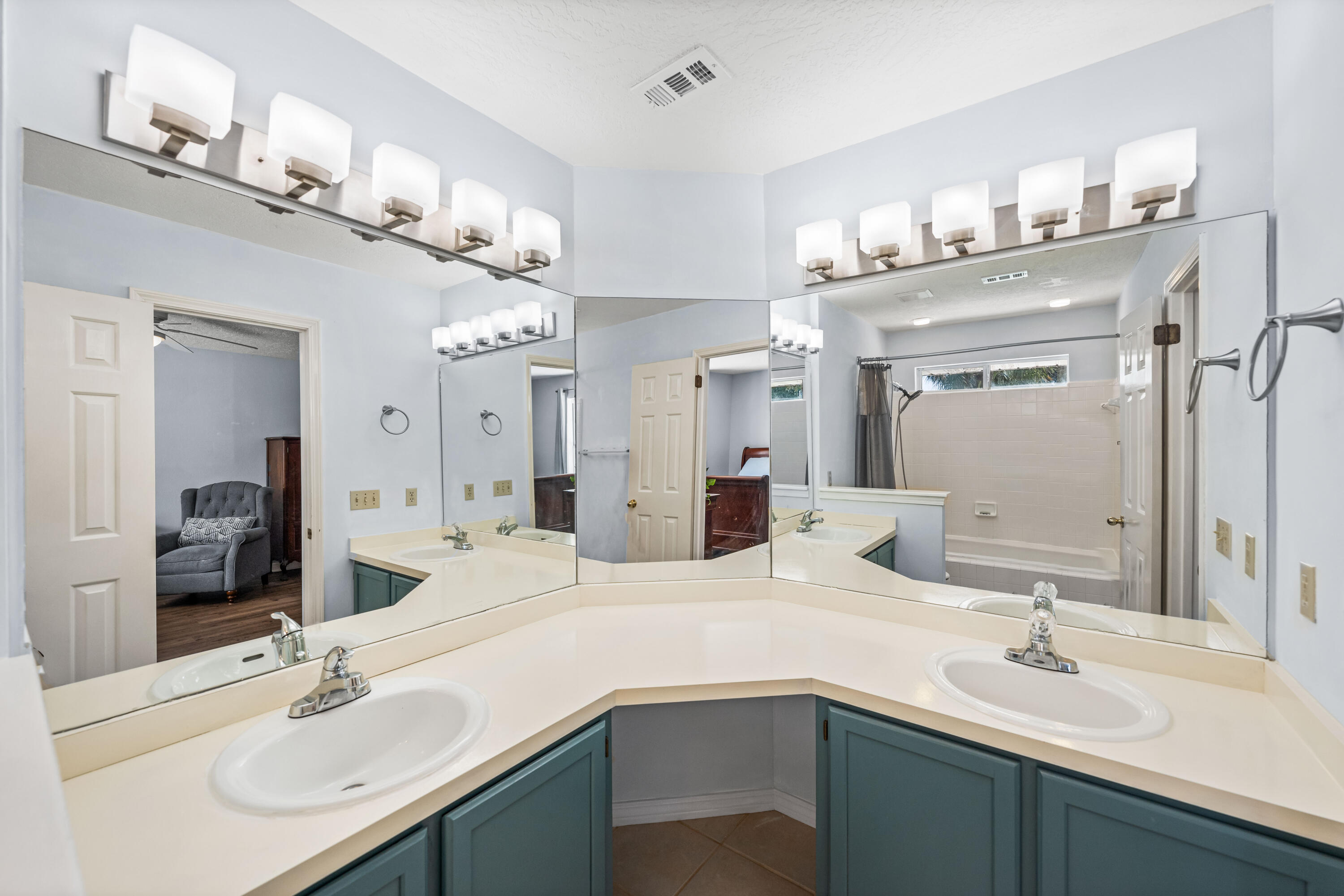 RIDGE WOOD MANOR - Residential