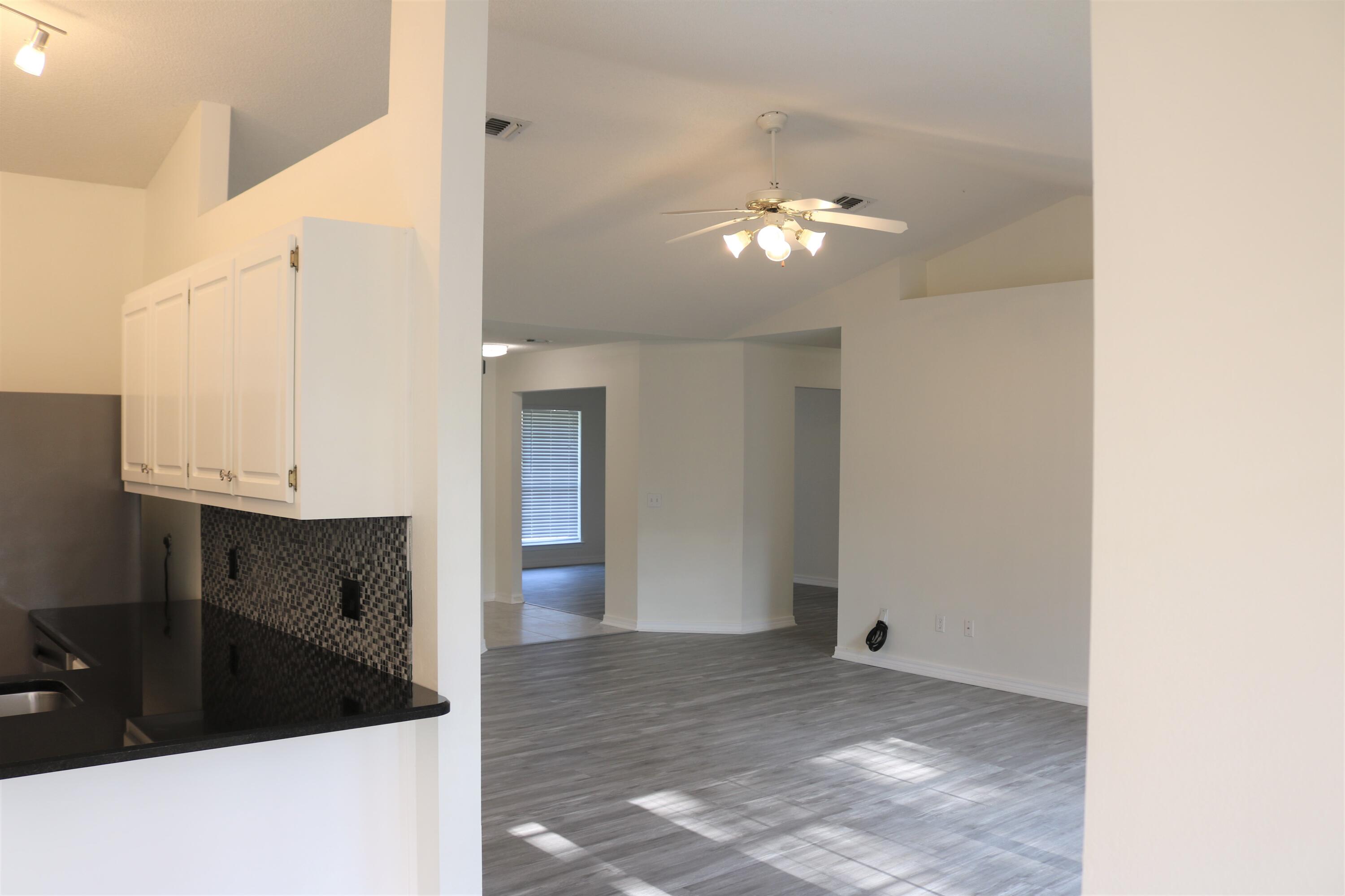 HOLLEY BY THE SEA - Residential