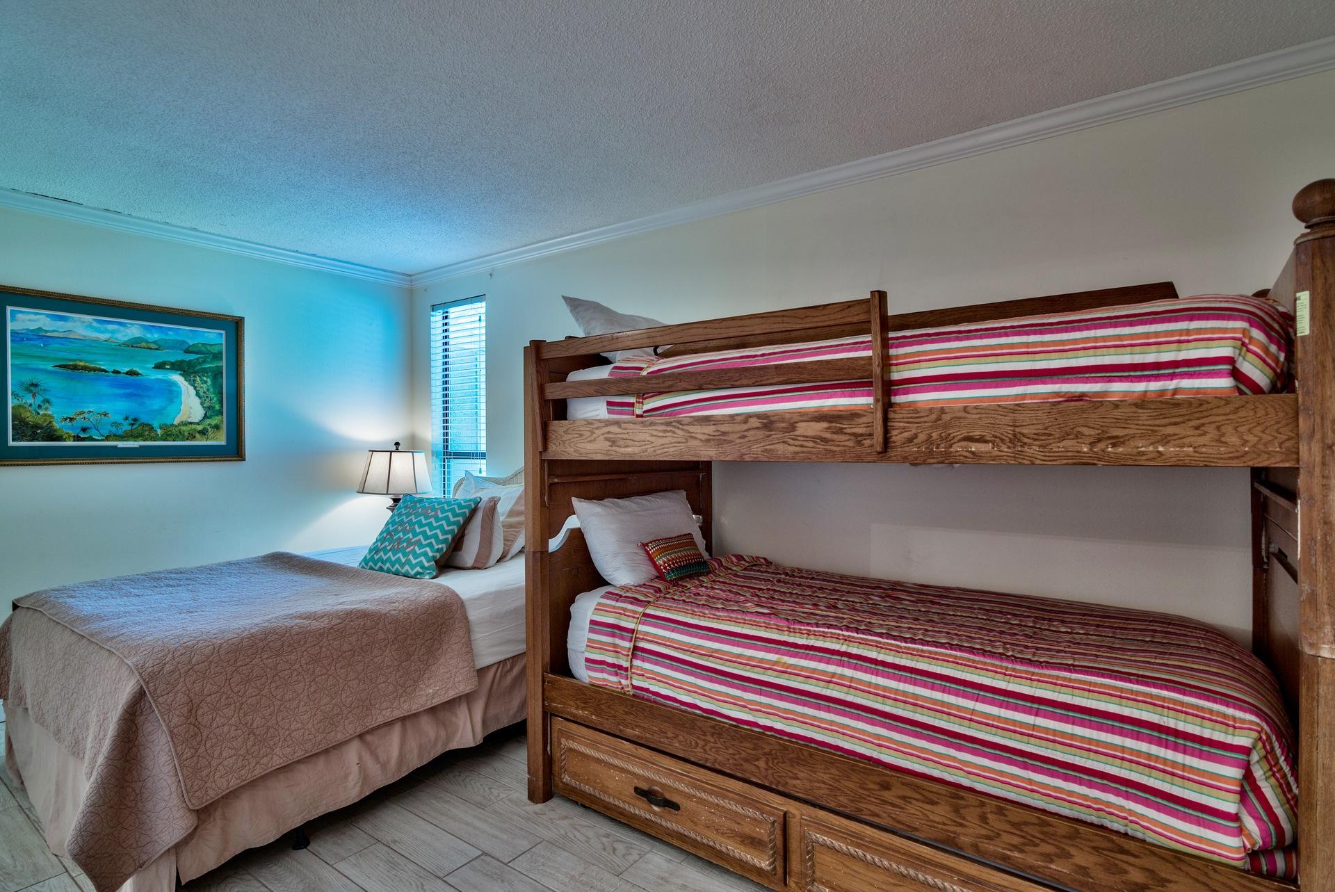 LINKSIDE VILLAGE UNIT 1 - Residential