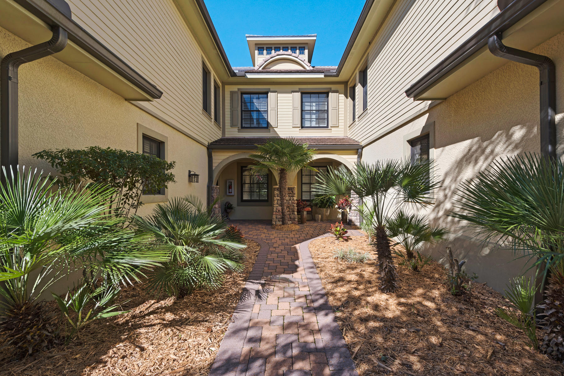 WILD HERON - CLUBSIDE II - Residential