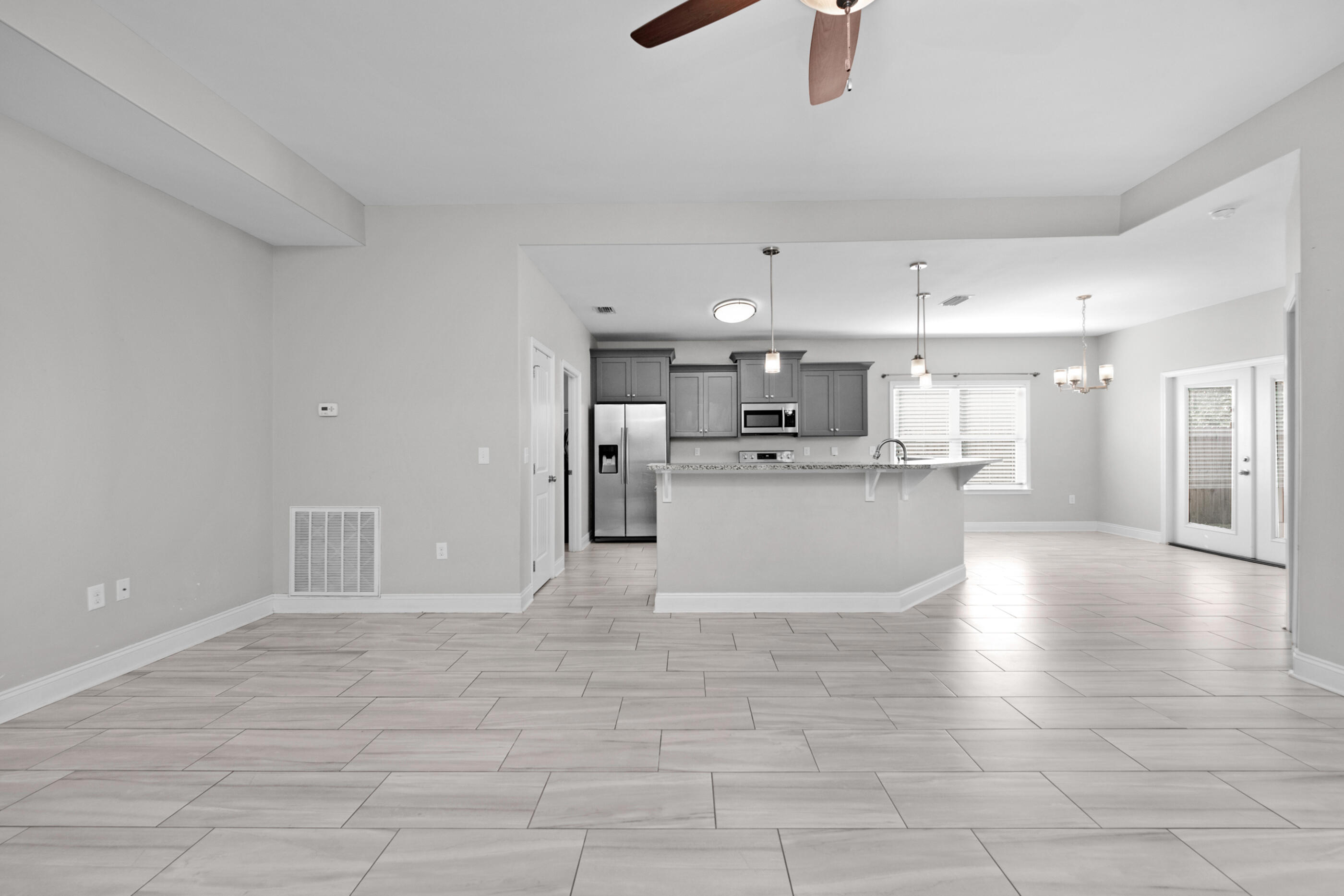 CRESCENT SHORES - Residential