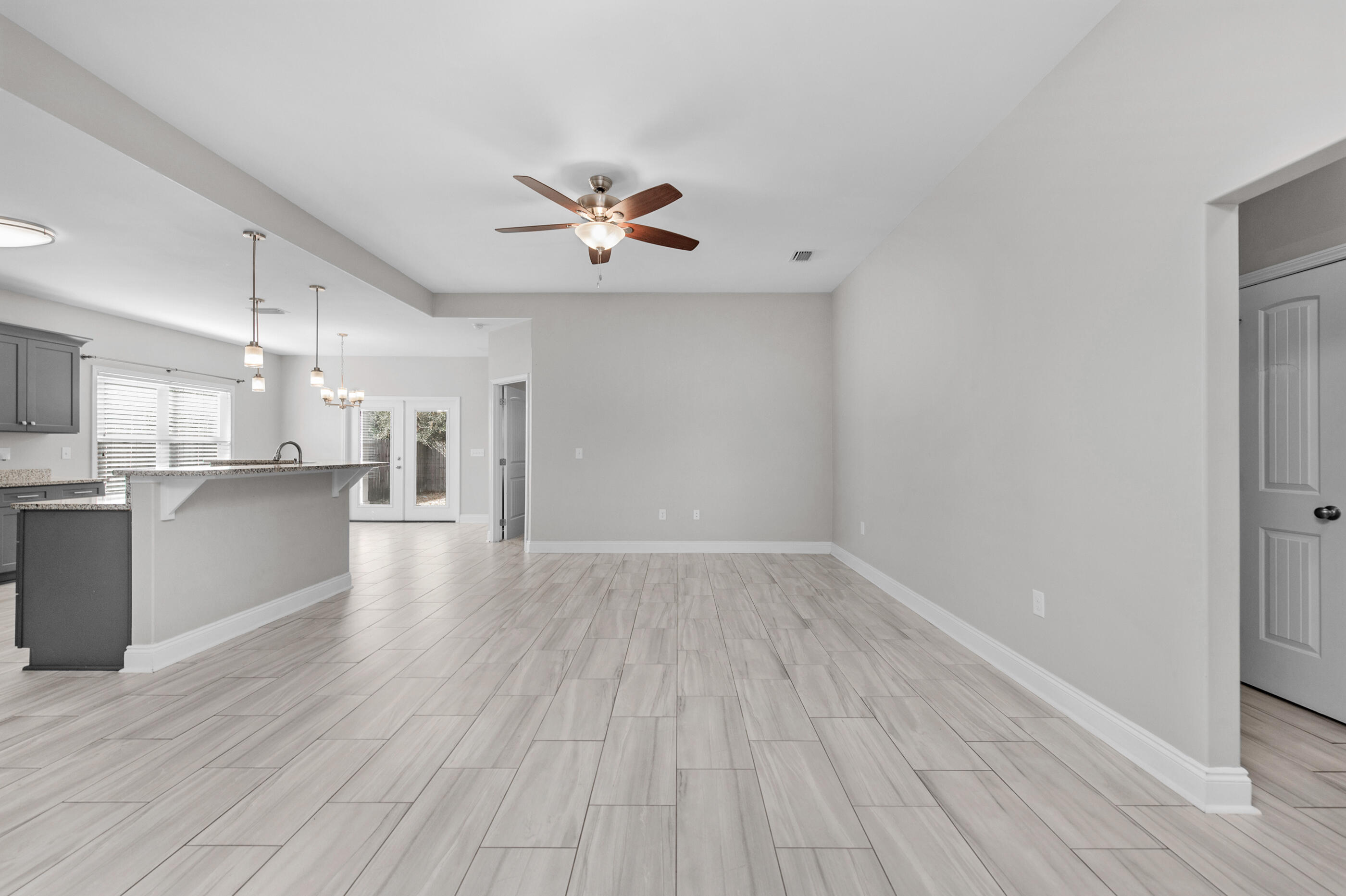 CRESCENT SHORES - Residential