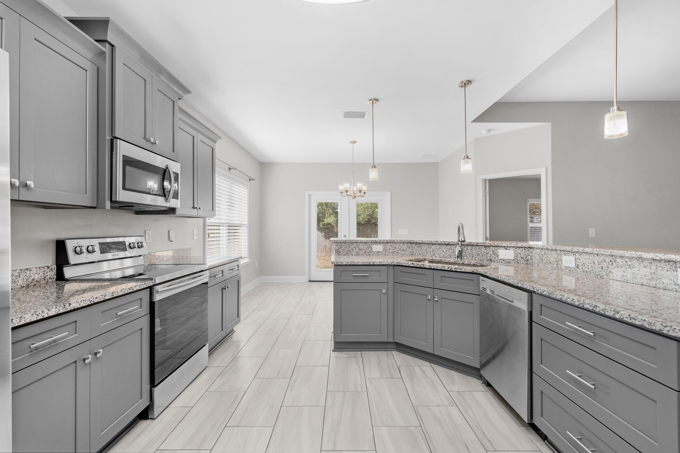 CRESCENT SHORES - Residential