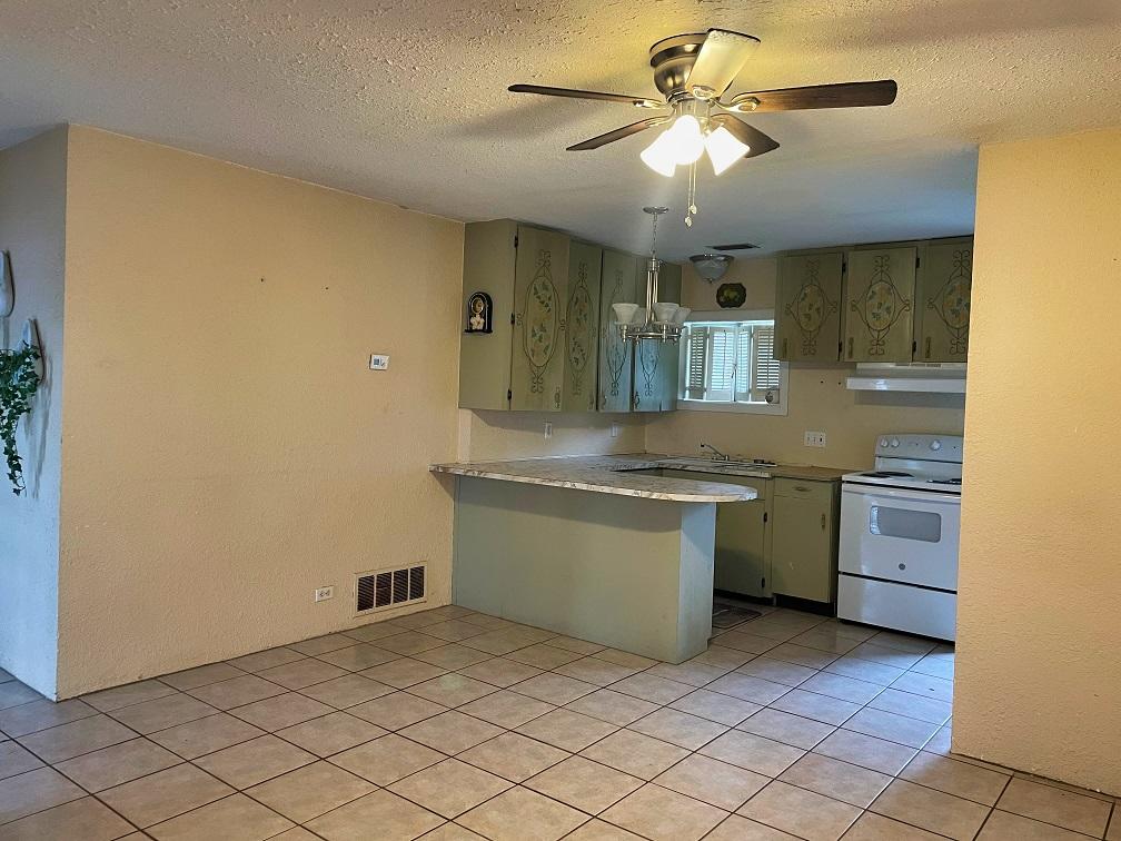 METES & BOUNDS - Residential Lease