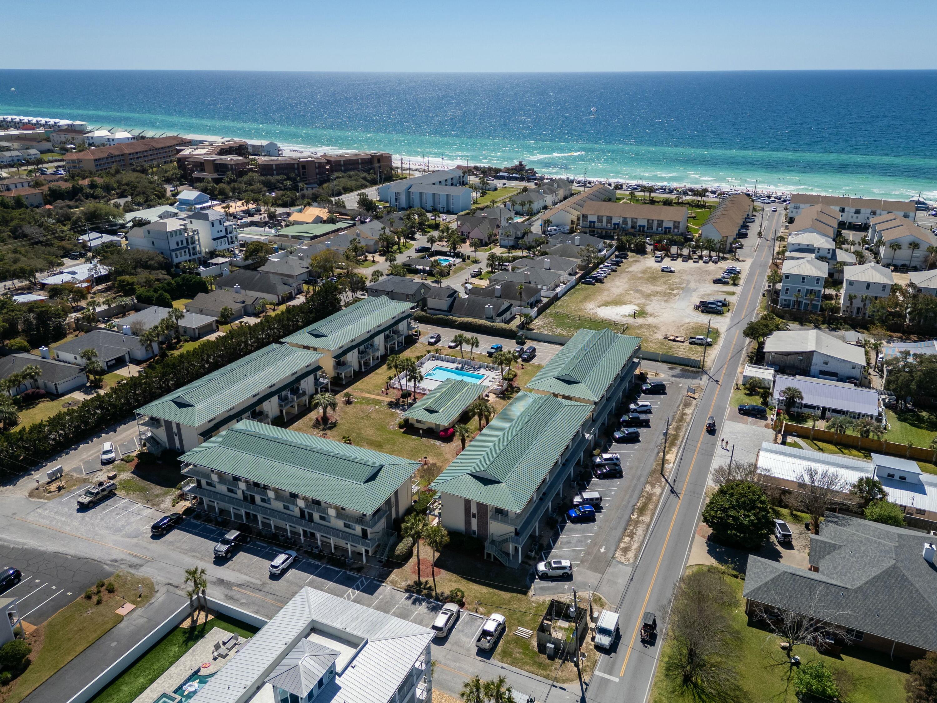 SANDPRINTS CONDO - Residential